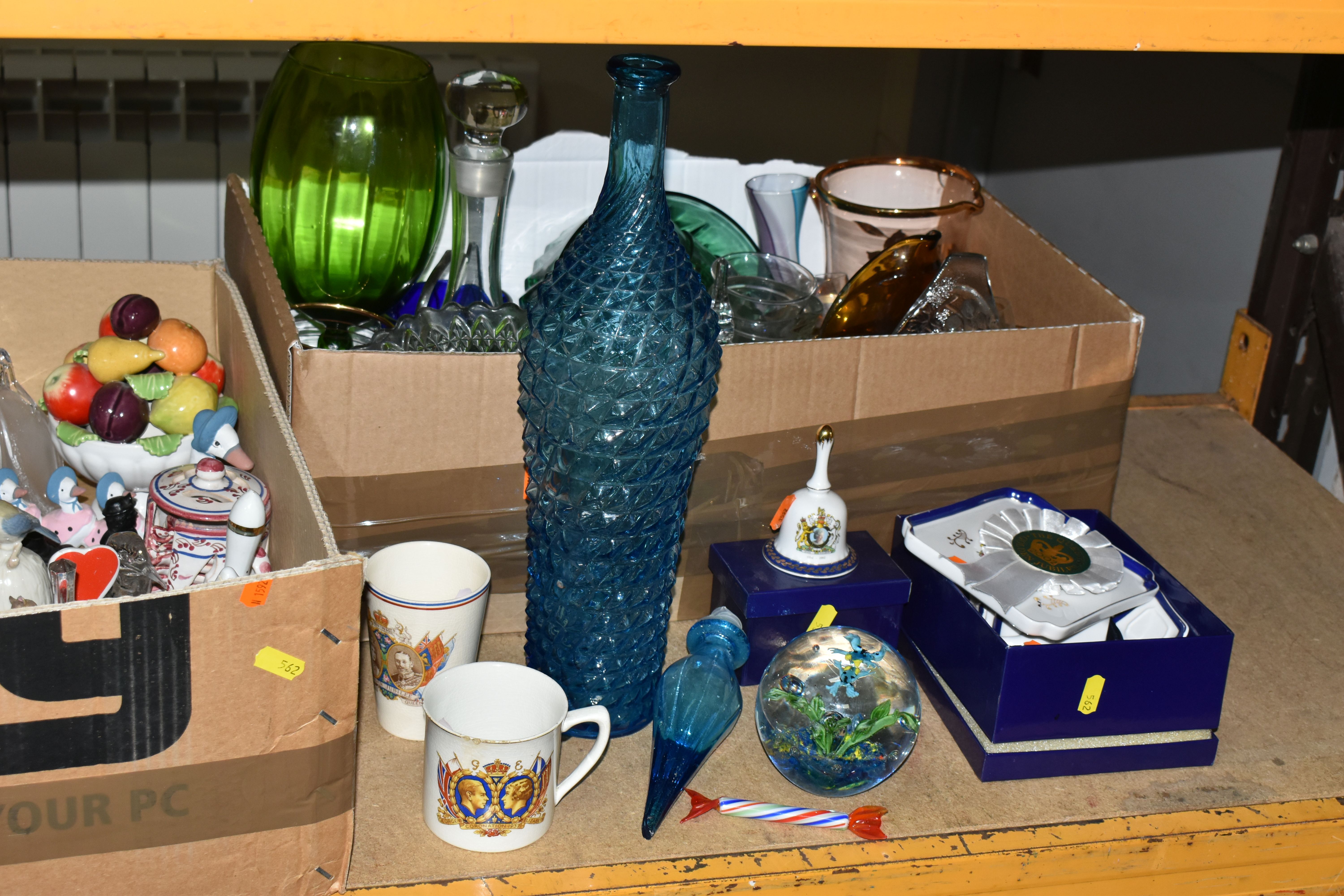 FOUR BOXES OF CERAMICS AND GLASSWARE, to include a turquoise Genie bottle (chipped stopper), Royal - Bild 2 aus 13