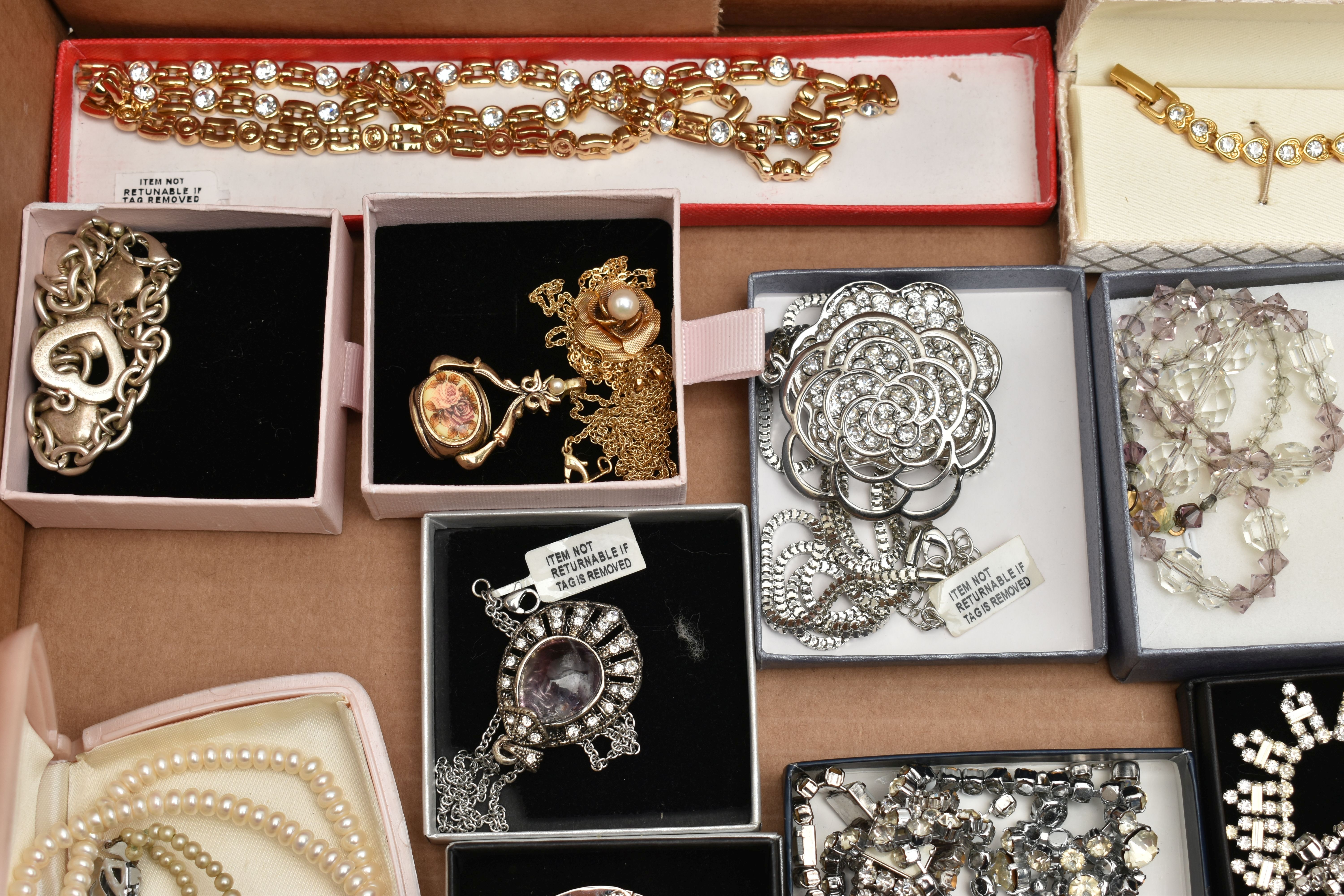 A LARGE BOX OF ASSORTED COSTUME JEWELLERY, to include a long strand of cultured fresh water - Image 2 of 6