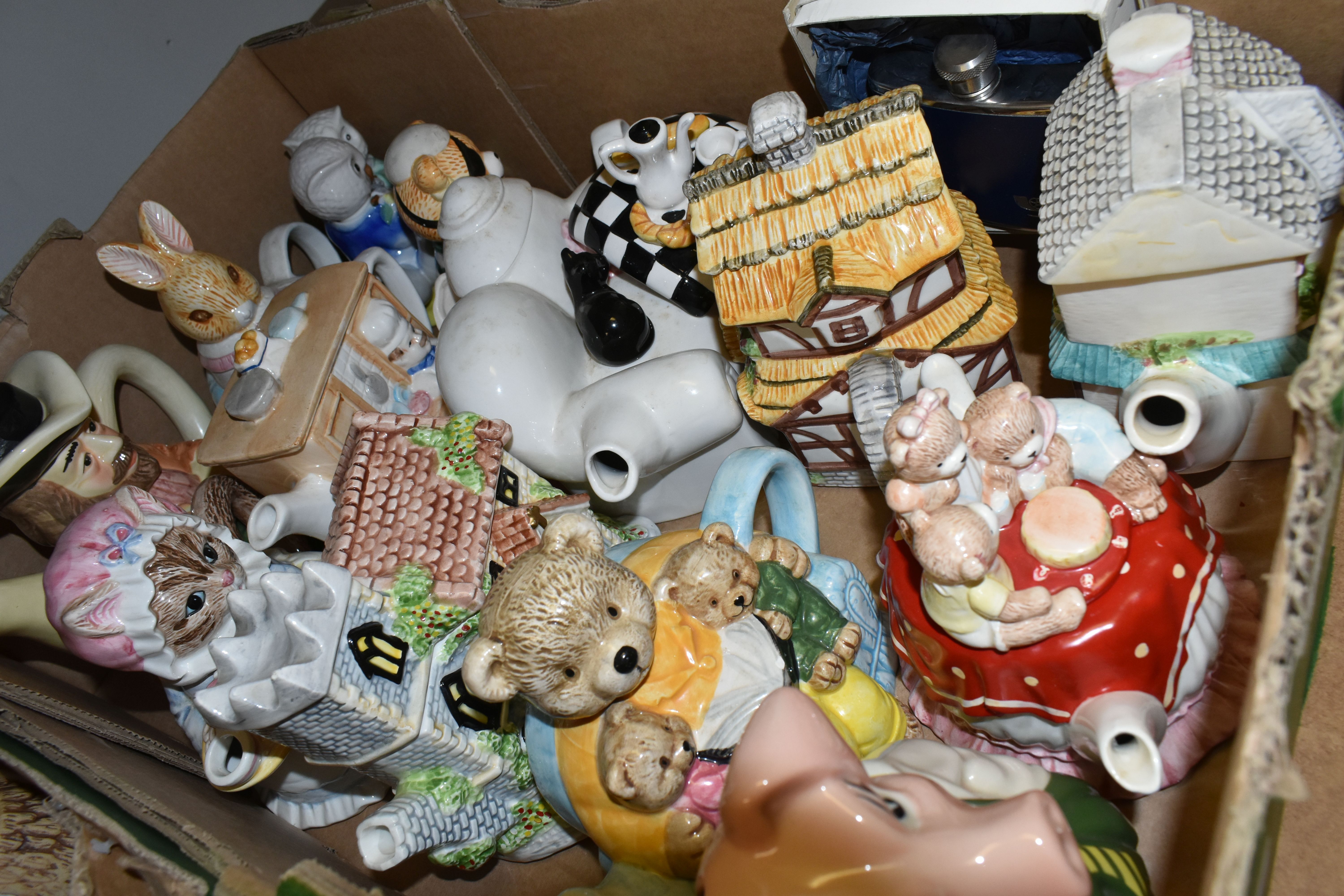 THREE BOXES OF CERAMICS AND ORNAMENTS, to include a Trafalgar pocket watch, a collection of boxed - Image 4 of 4