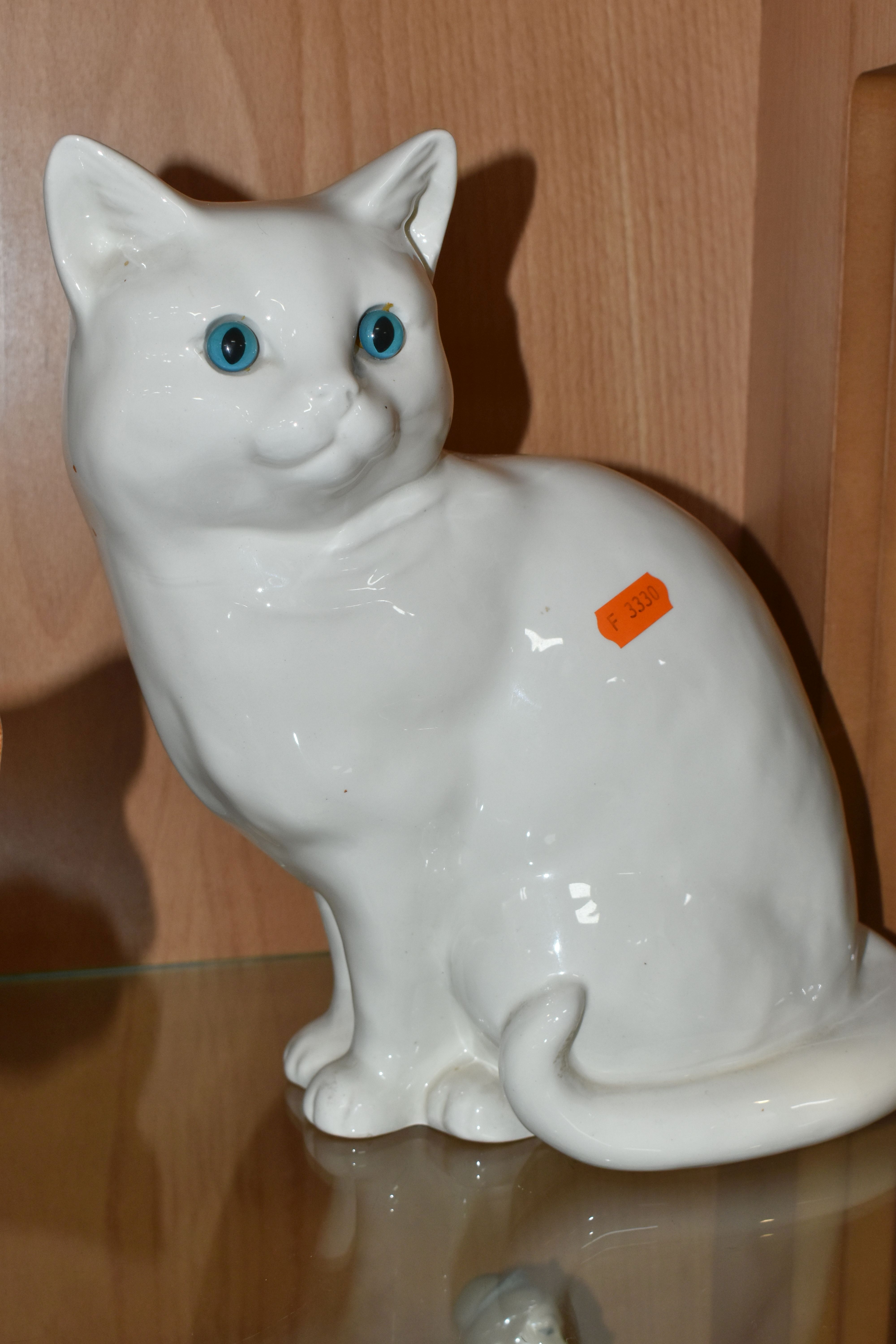 A GROUP OF TWO WINSTANLEY POTTERY CATS AND ONE SIMILAR, comprising a seated ginger cat, signed and - Image 4 of 5