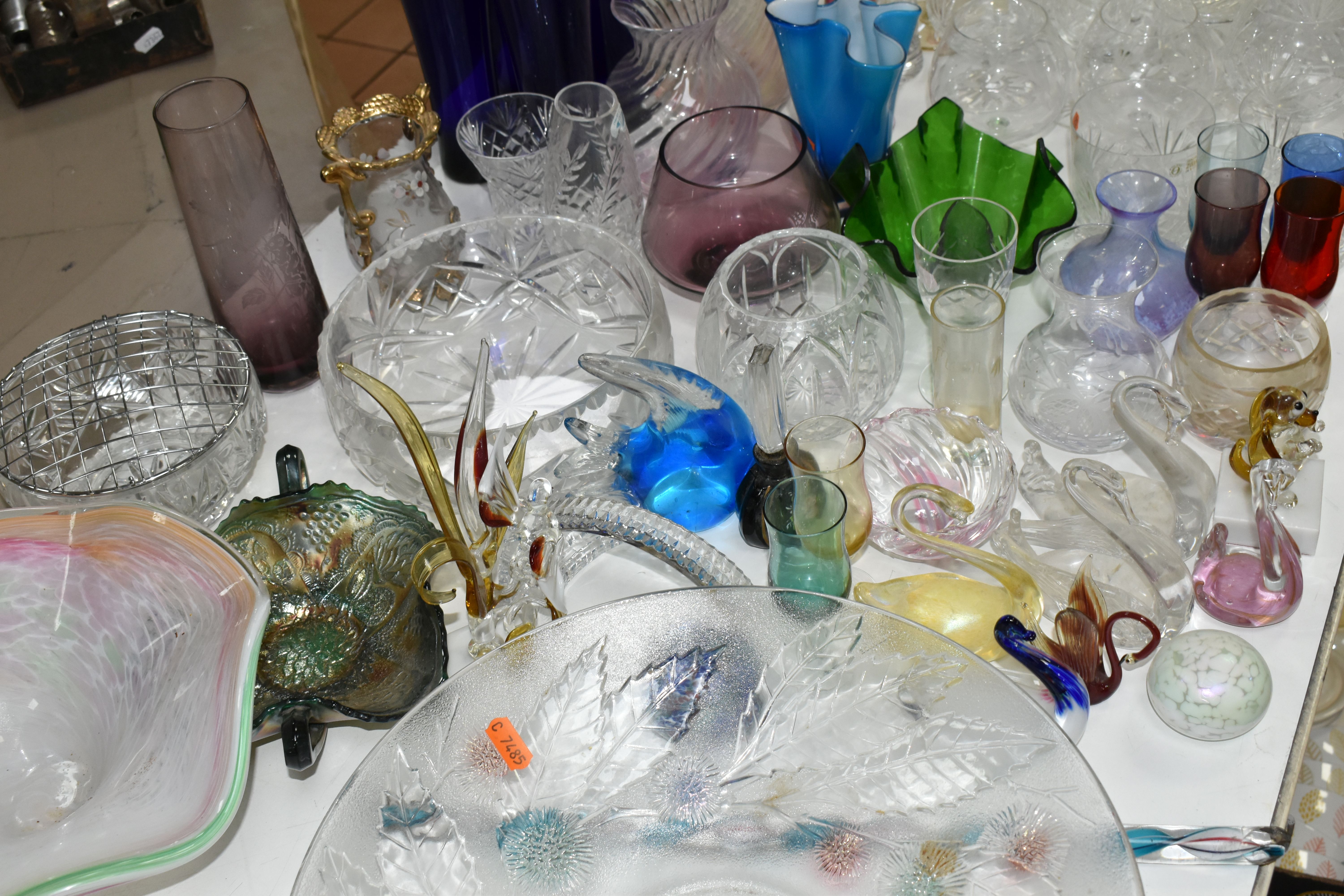 A QUANTITY OF GLASS WARE, to include a selection of drinking glasses and other crystal items by - Image 7 of 9