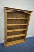 A MODERN PINE OPEN BOOKCASE, with four shelves, width 122cm x depth 33cm x height 168cm (condition