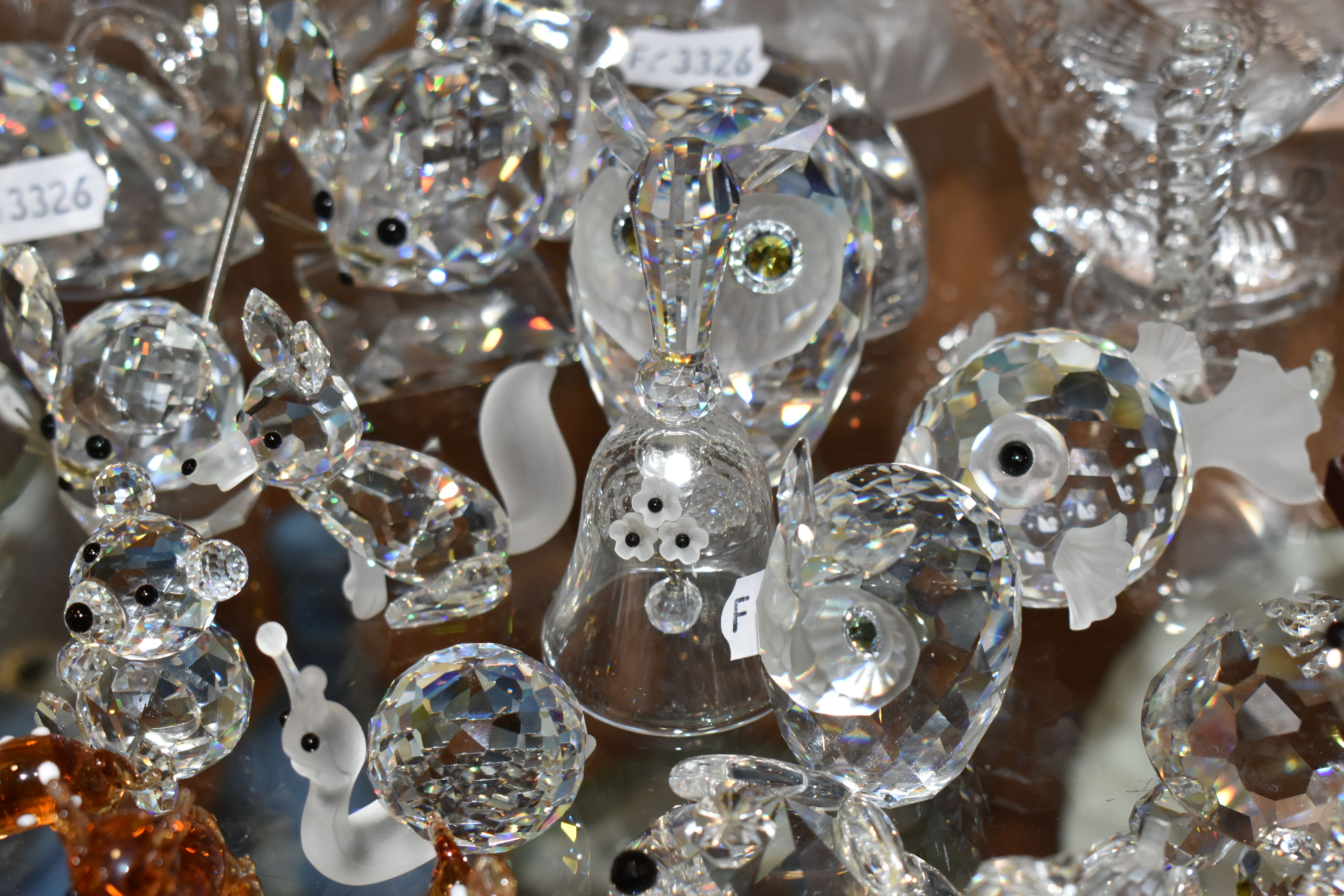 A COLLECTION OF SWAROVSKI CRYSTAL AND OTHER DECORATIVE GLASS WARE, Swarovski figures to include - Image 8 of 14