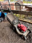 A HONDA HR194 PETROL SELF PROPELLED LAWNMOWER, with grassbox (condition report: engine turns, but