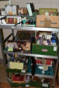 EIGHT BOXES AND LOOSE ASSORTED SUNDRY ITEMS ETC, to include boxed toiletries, boxed Yankee