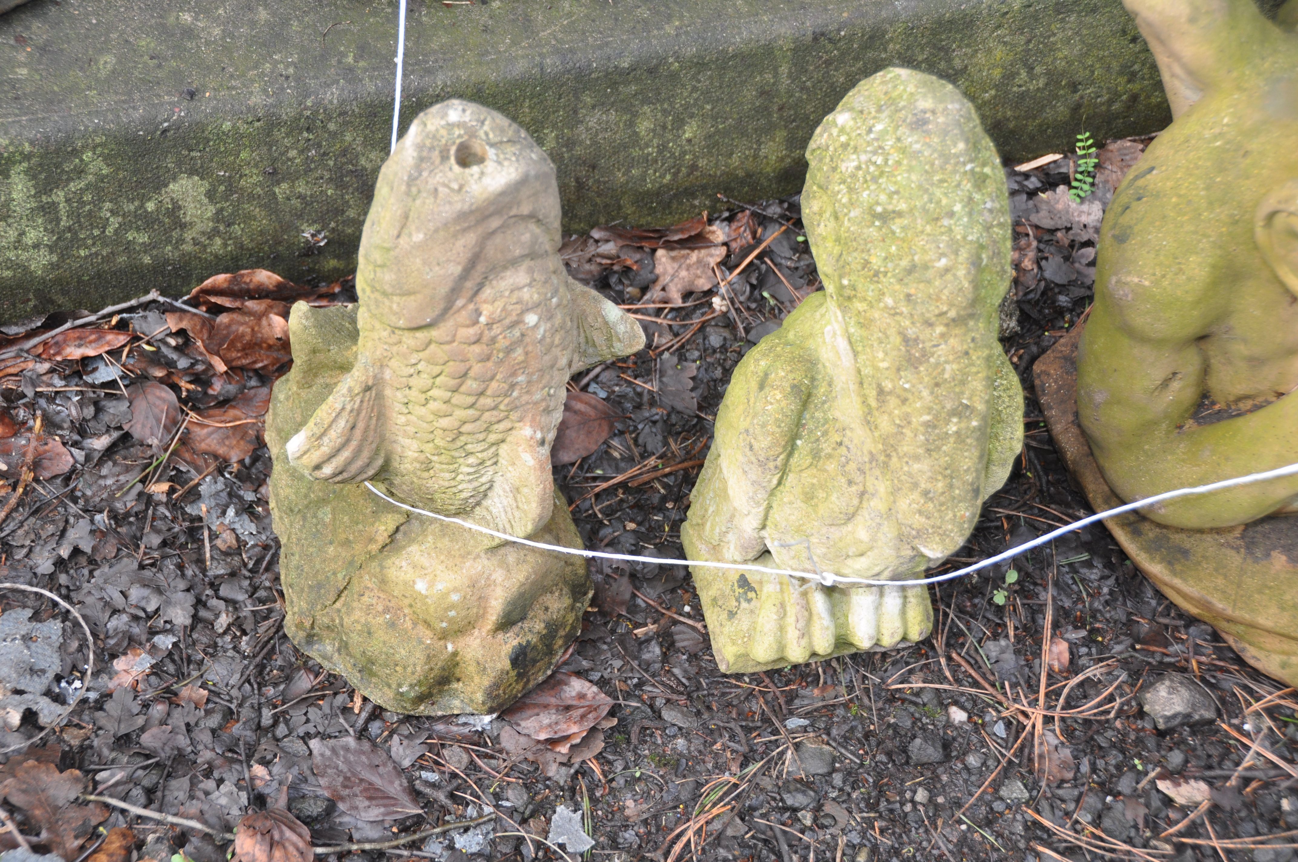 A COLLECTION OF MODERN COMPOSITE GARDEN FIGURES including two damaged dragons 66cm high, two other - Image 5 of 7