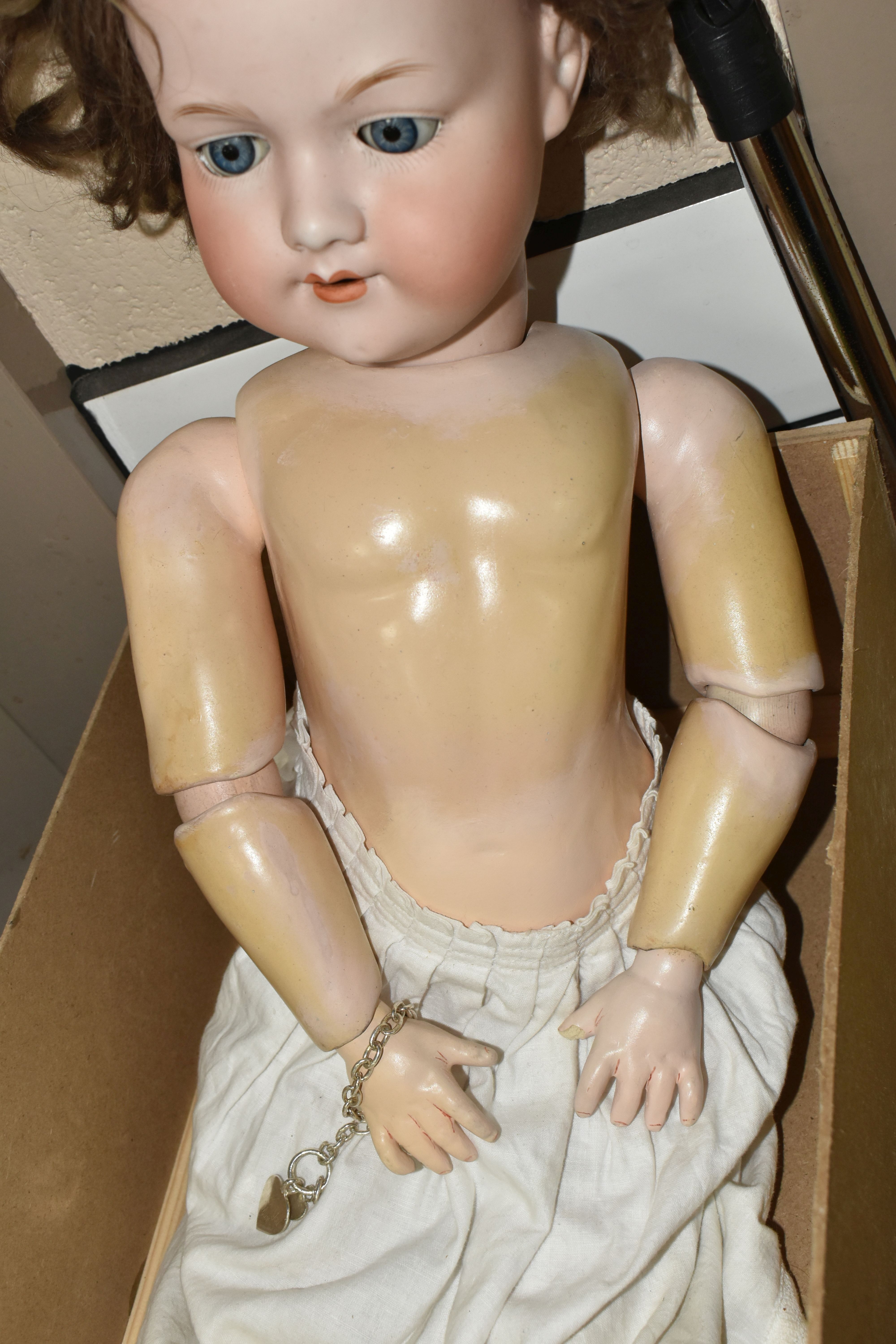 AN ARMAND MARSEILLE BISQUE HEAD DOLL, nape of neck marked, 'Armand Marseille Germany 390M A.11.M', - Bild 3 aus 4