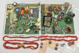 AN ASSORTMENT OF COSTUME JEWELLERY, to include a coral necklace and bracelet, two pairs of '