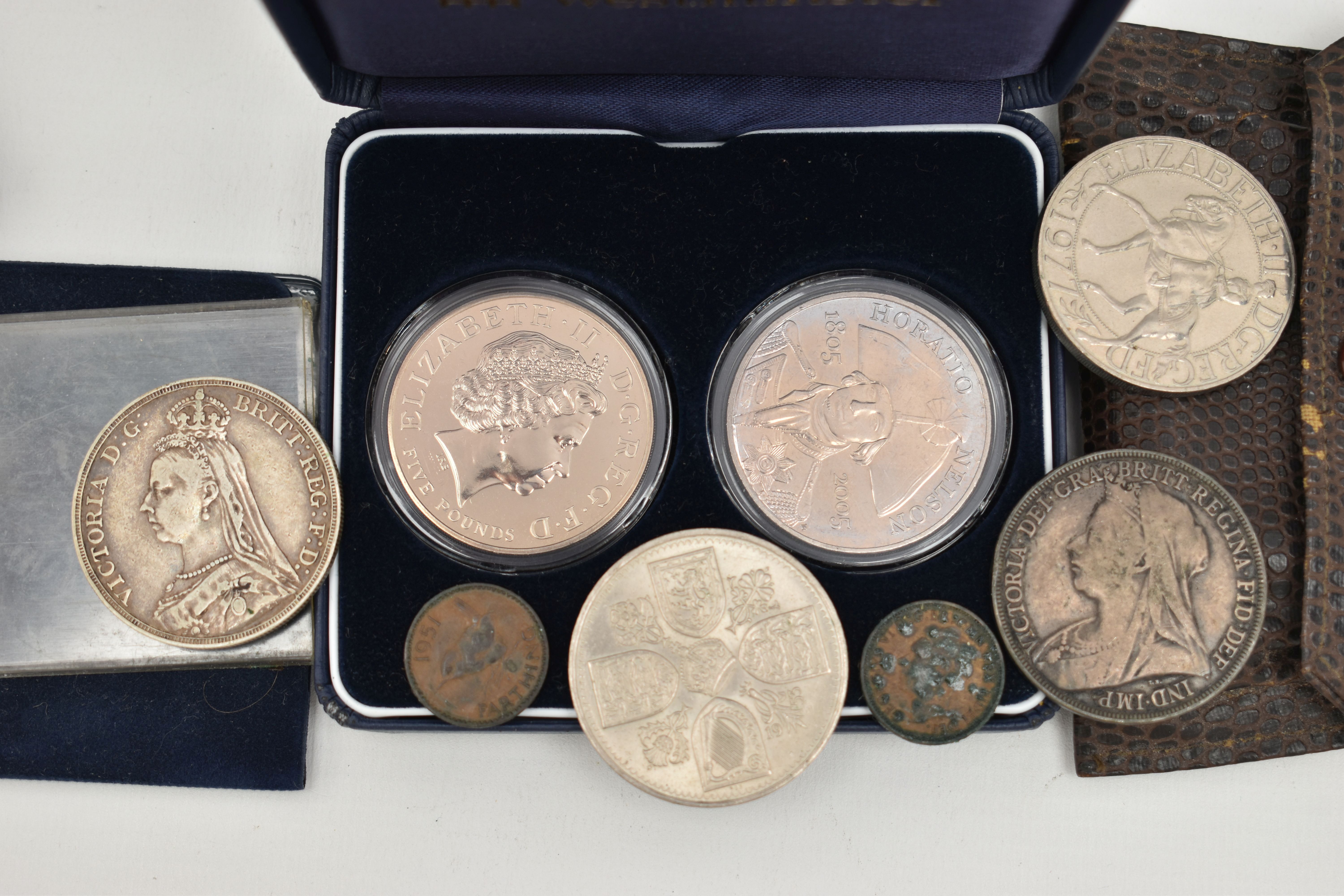 A SMALL ASSORTMENT OF COINS, to include cased pair of five pound coins, also including four - Image 3 of 4