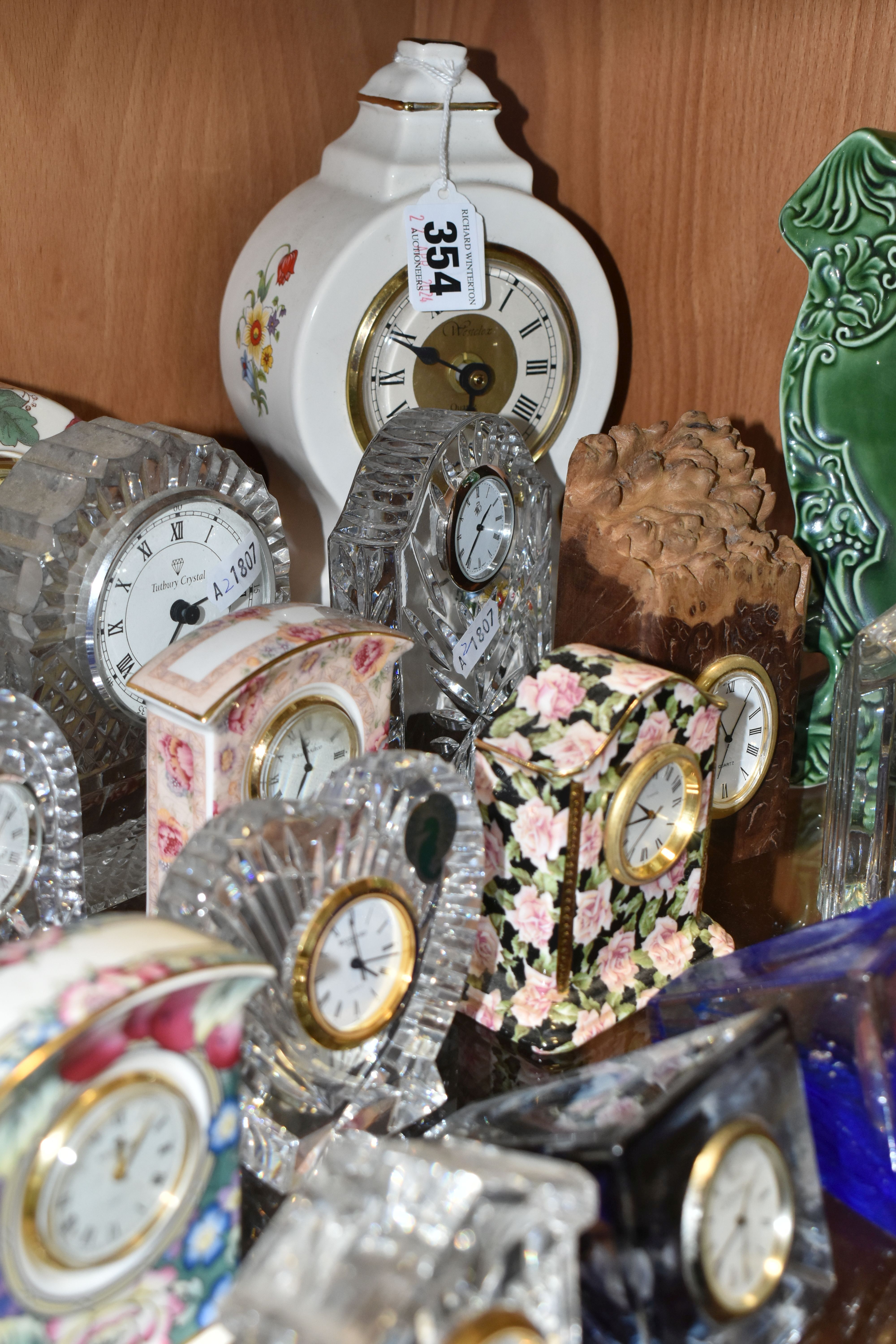 TWENTY EIGHT ROYAL DOULTON, WATERFORD, CAITHNESS AND OTHER GIFTWARE QUARTZ CLOCKS, including Royal - Image 8 of 8