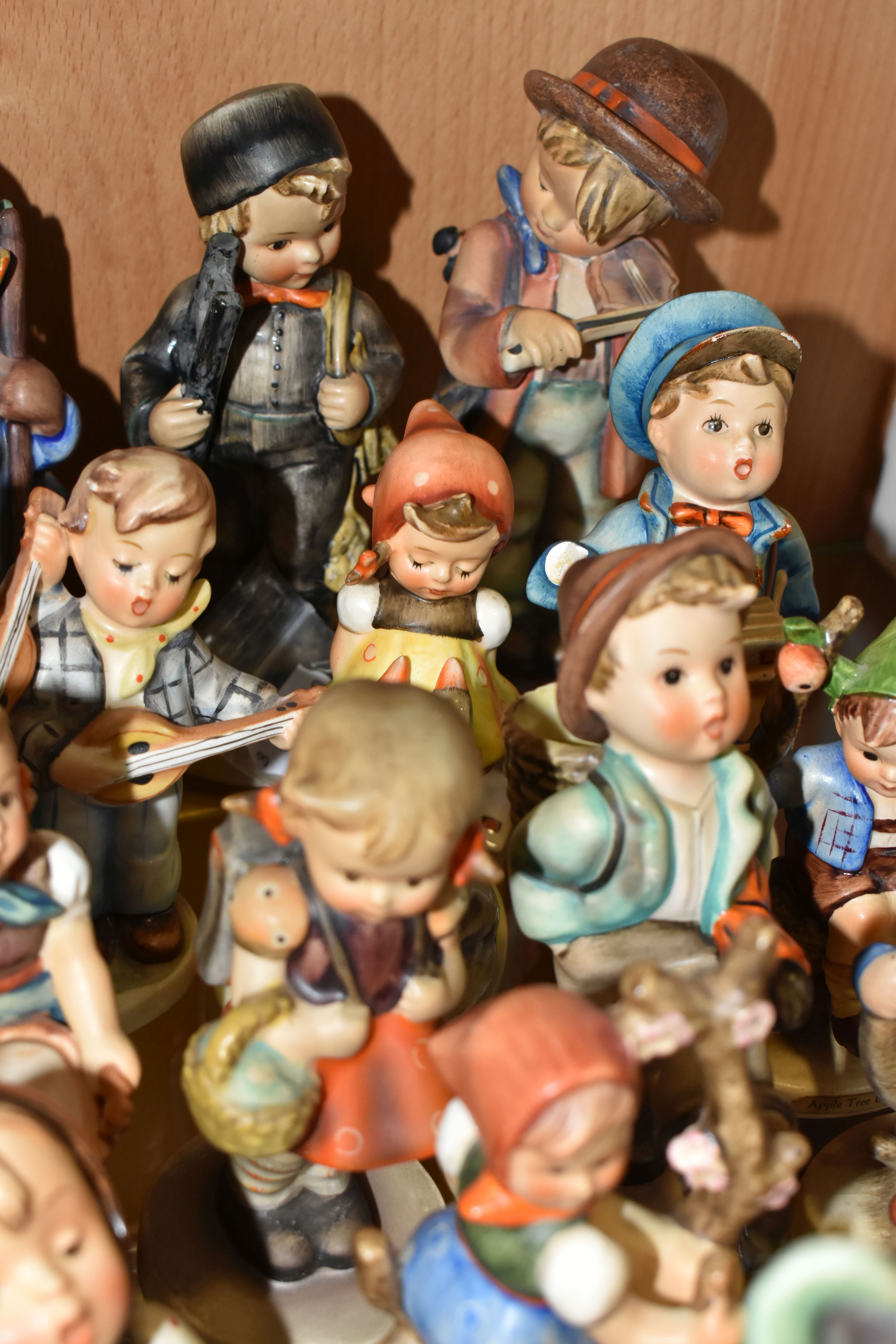 A GROUP OF TWENTY SIX MID-CENTURY GOEBEL FIGURES, comprising 195 Barnyard Hero, 110 Lets Sing, 69 - Image 8 of 9