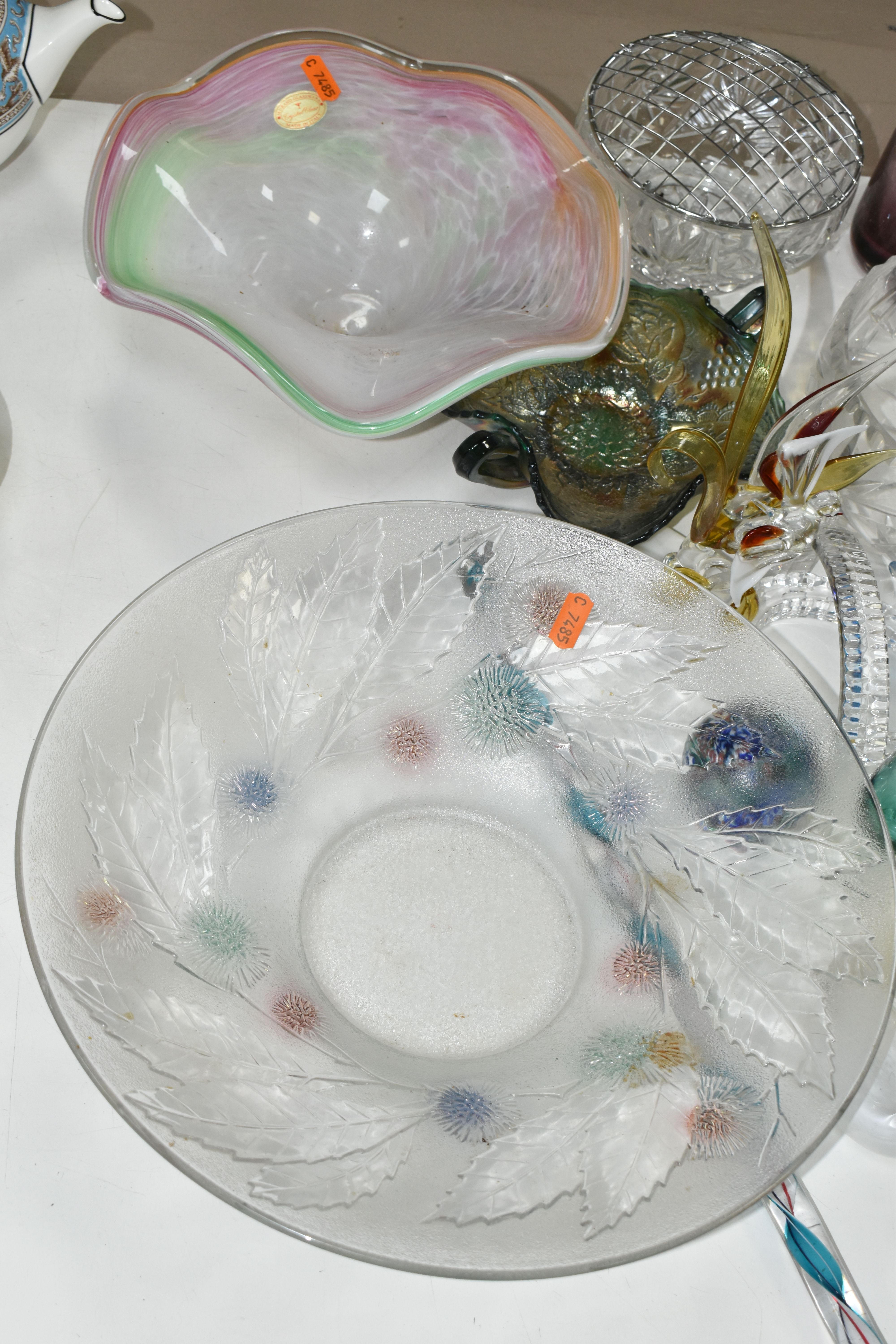 A QUANTITY OF GLASS WARE, to include a selection of drinking glasses and other crystal items by - Image 6 of 9