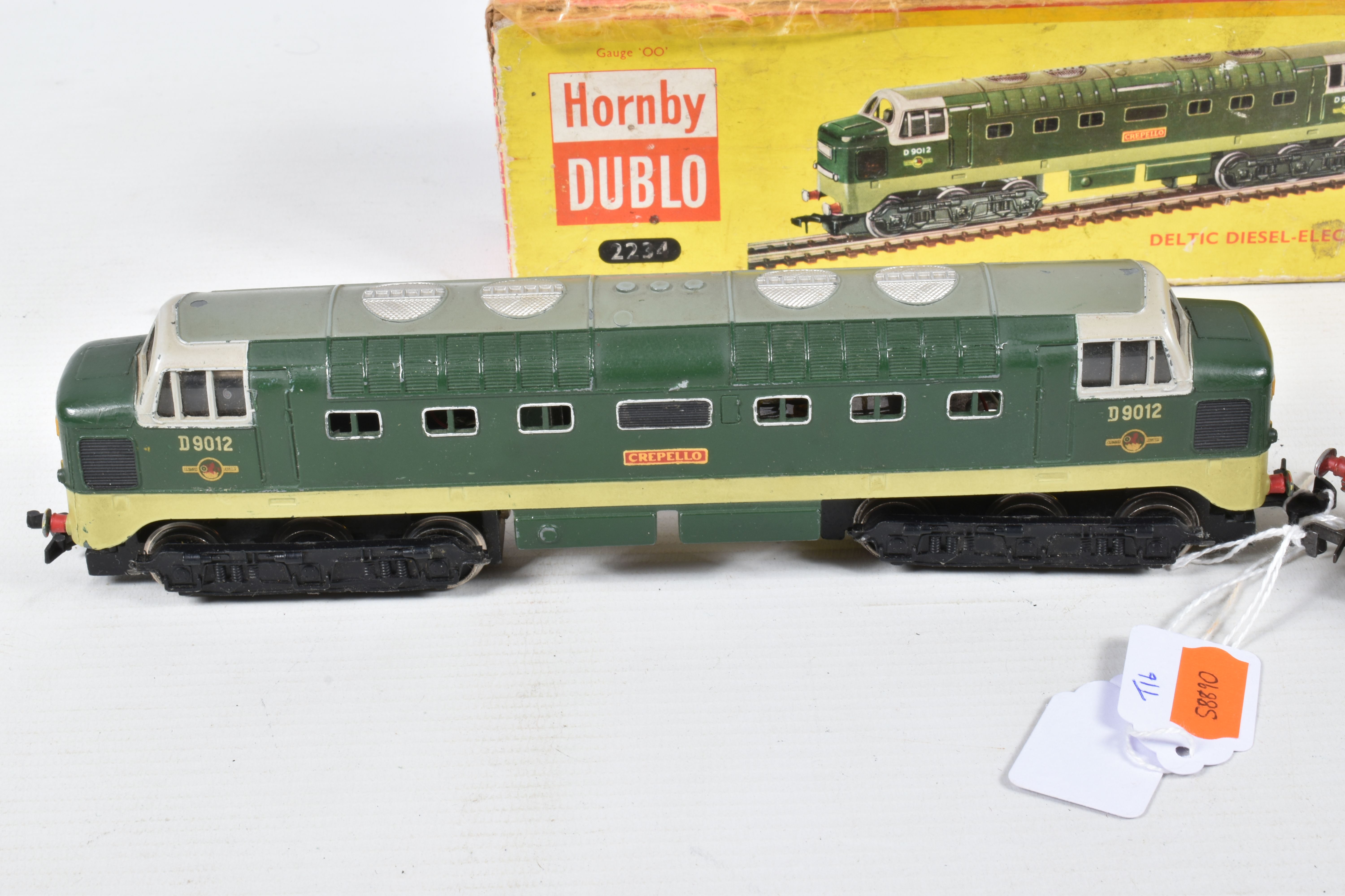 A BOXED HORNBY DUBLO CLASS 55 DELTIC LOCOMOTIVE, 'Crepello' No.D9012, (2234), with an unboxed Hornby - Image 2 of 6