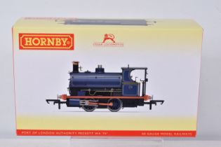 A BOXED OO GAUGE HORNBY MODEL RAILWAY STEAM LOCOMOTIVE, Class W4 Peckett 0-4-0ST, no. 74 Port of