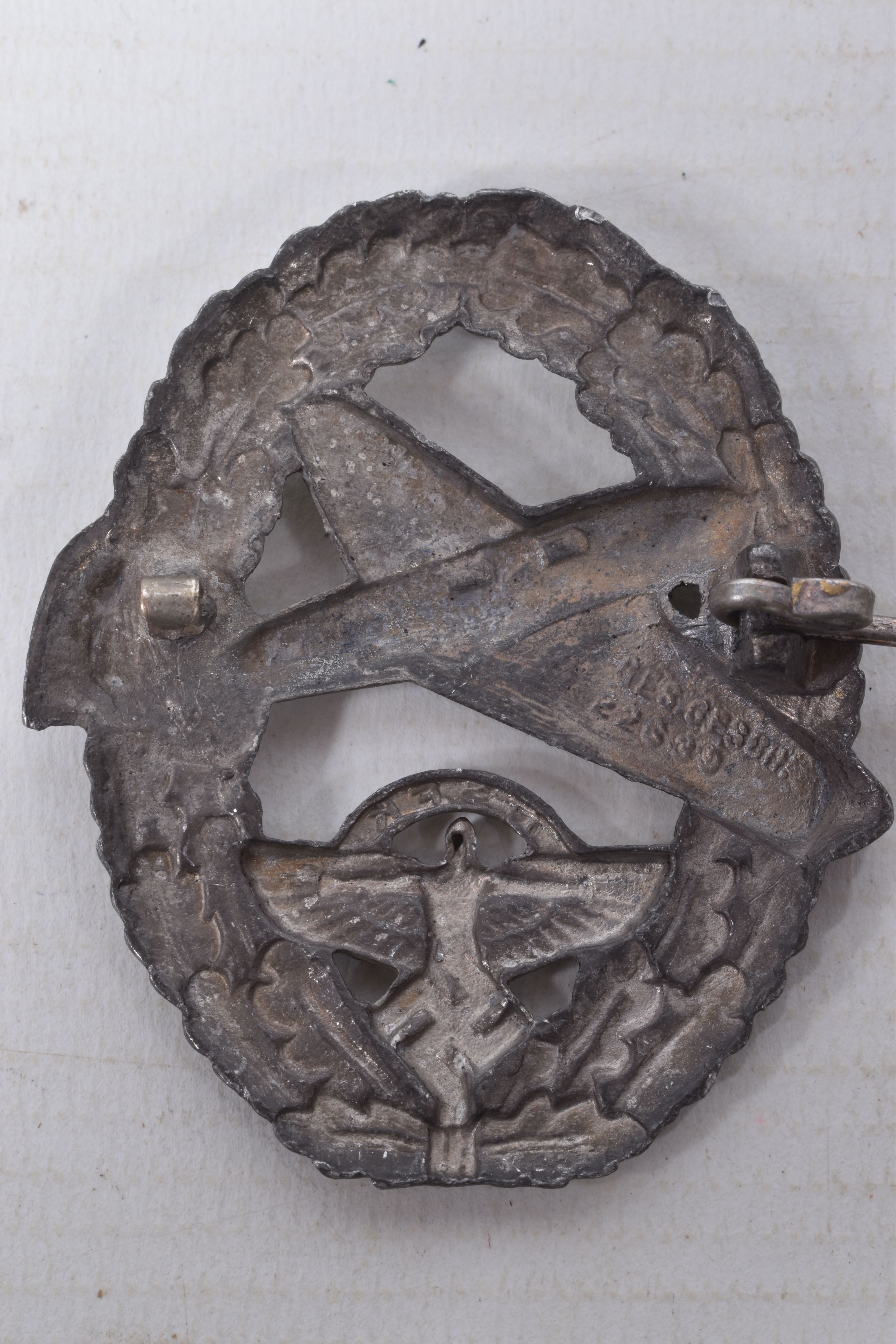 A GERMAN NSFK MOTOR PILOTS BADGE, this example is hollow backed and retains its original pin that - Image 4 of 4