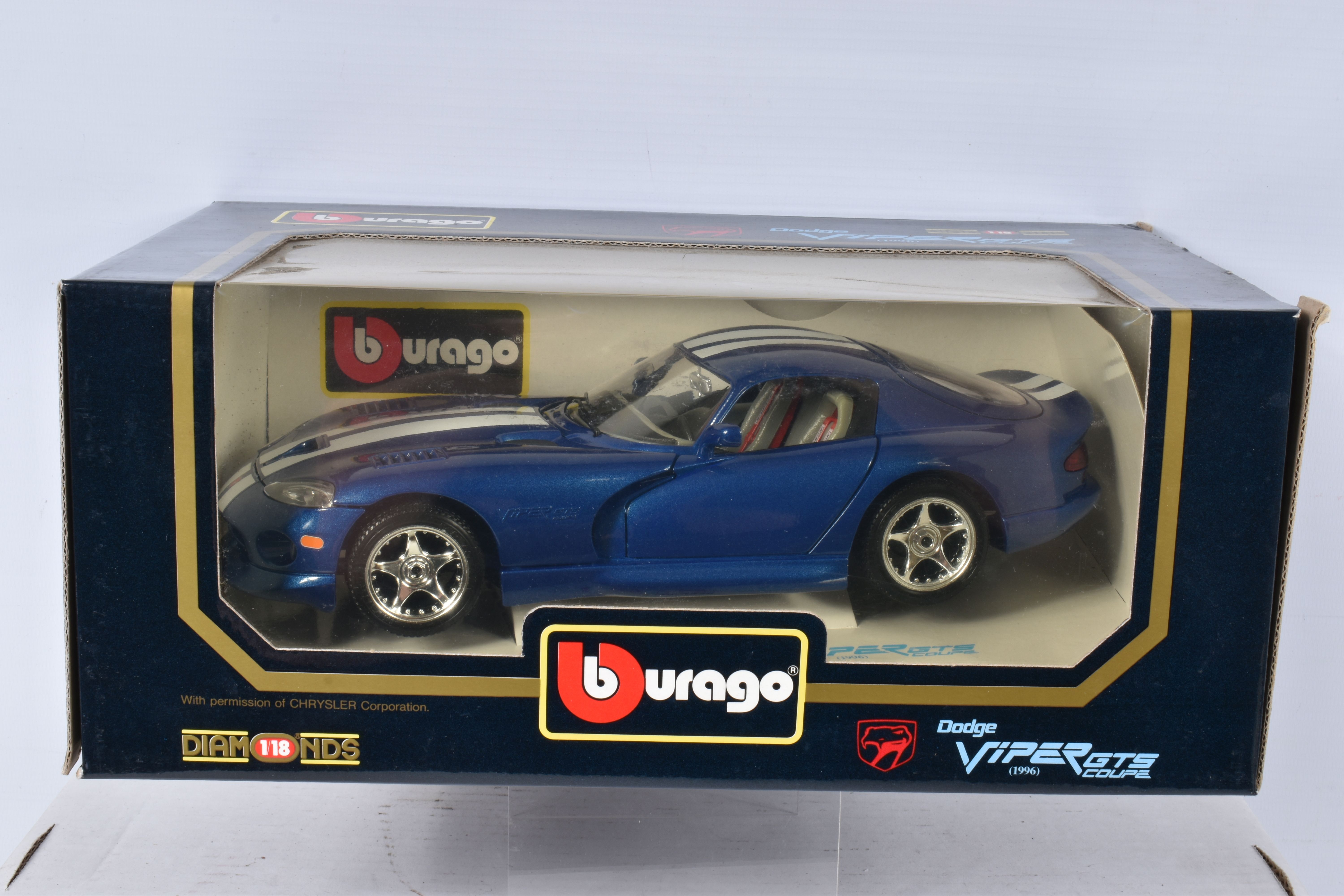 FIVE BOXED AND FOUR LOOSE MODEL VEHICLES, boxed models include a 1:18 scale Maisto Aston Martin - Bild 13 aus 24