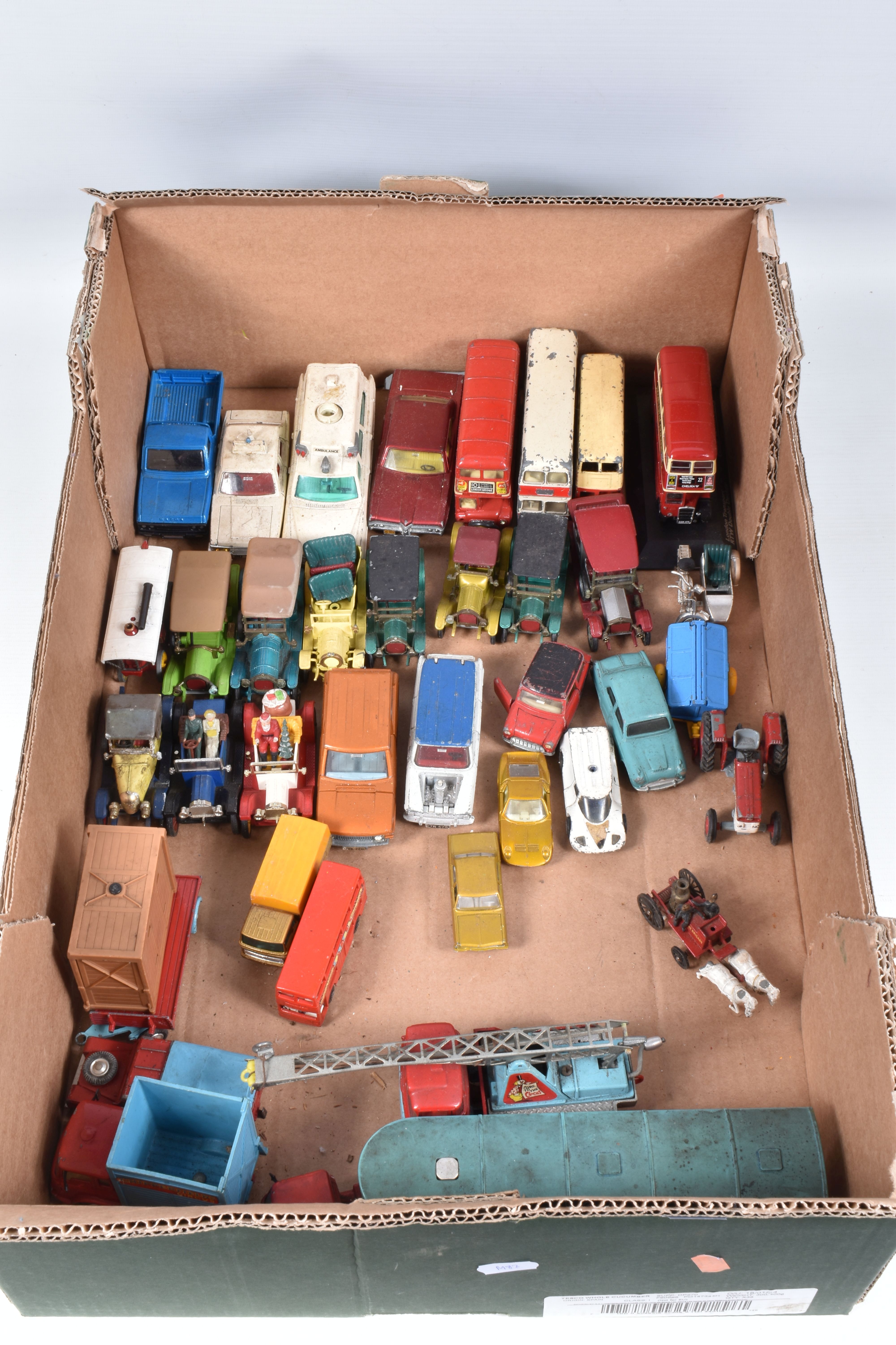 A QUANTITY OF UNBOXED AND ASSORTED PLAYWORN DIECAST VEHICLES, to include Dinky Supertoys Foden - Image 8 of 12