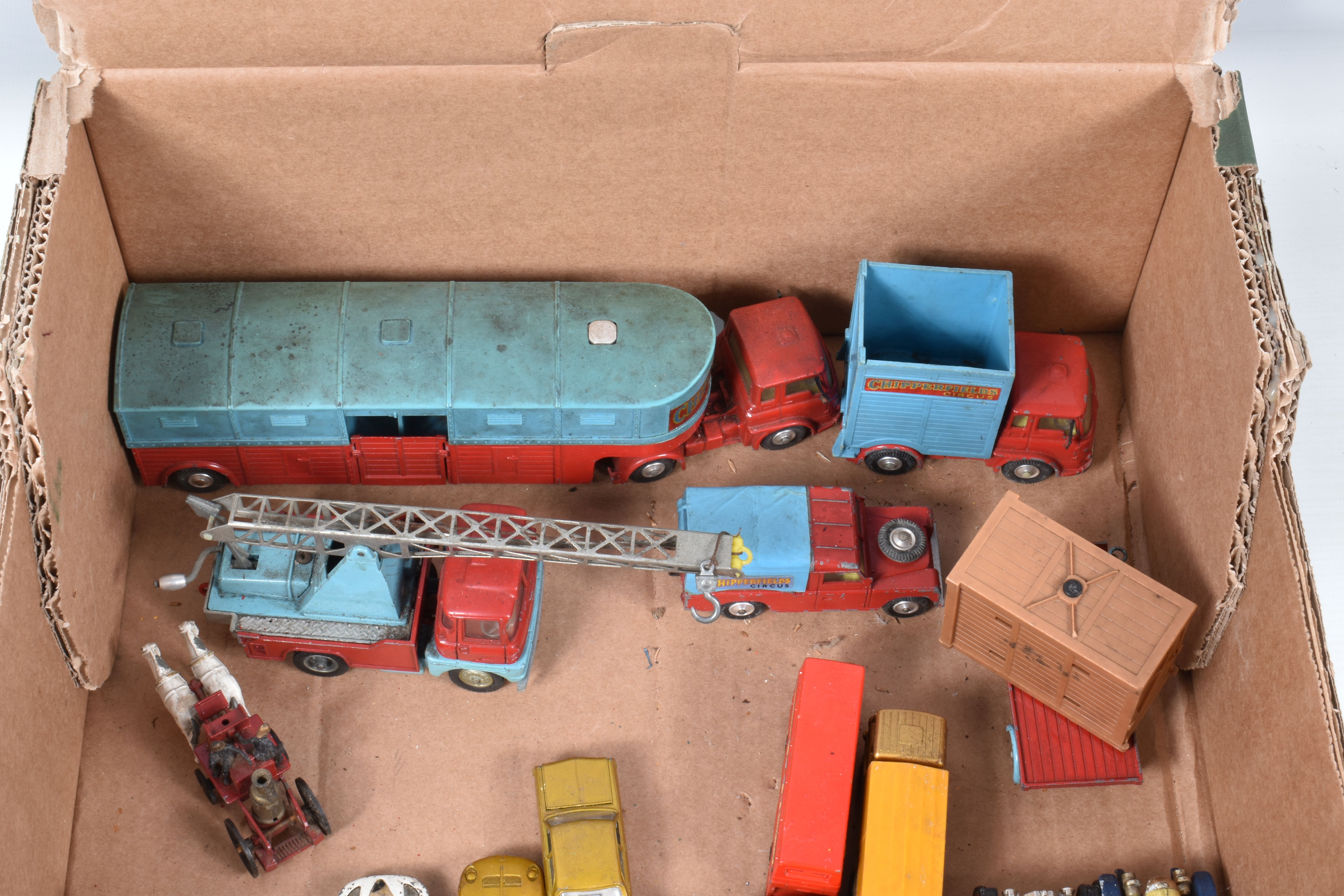 A QUANTITY OF UNBOXED AND ASSORTED PLAYWORN DIECAST VEHICLES, to include Dinky Supertoys Foden - Image 12 of 12