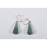 A PAIR OF GREEN QUARTZ DROP EARRINGS, faceted tapering drops, fitted with unmarked yellow metal fish