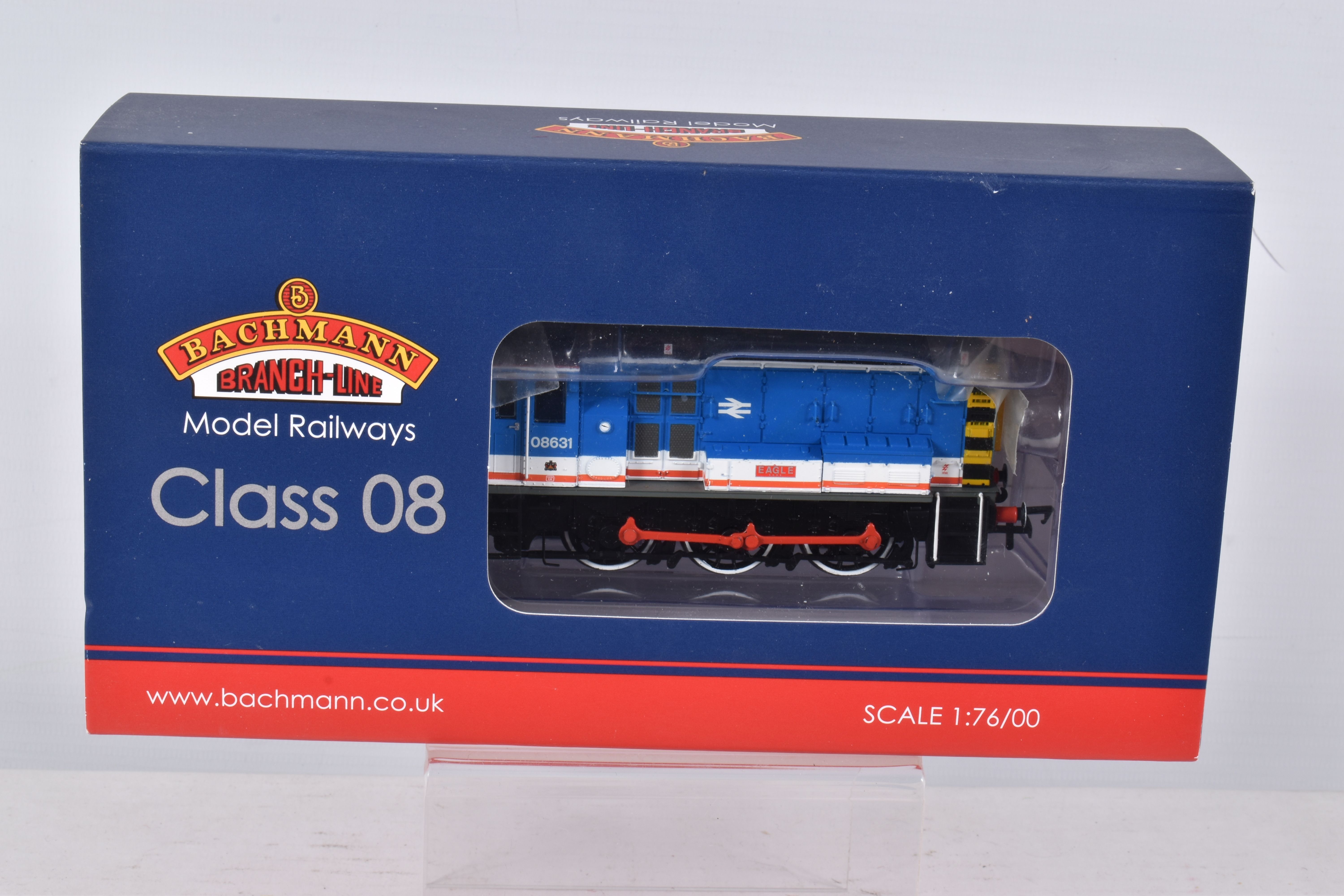 A BOXED OO GAUGE BACHMANN BRANCHLINE MODEL RAILWAY DIESEL SHUNTER LOCOMOTIVE Class 08 no. 08631 '