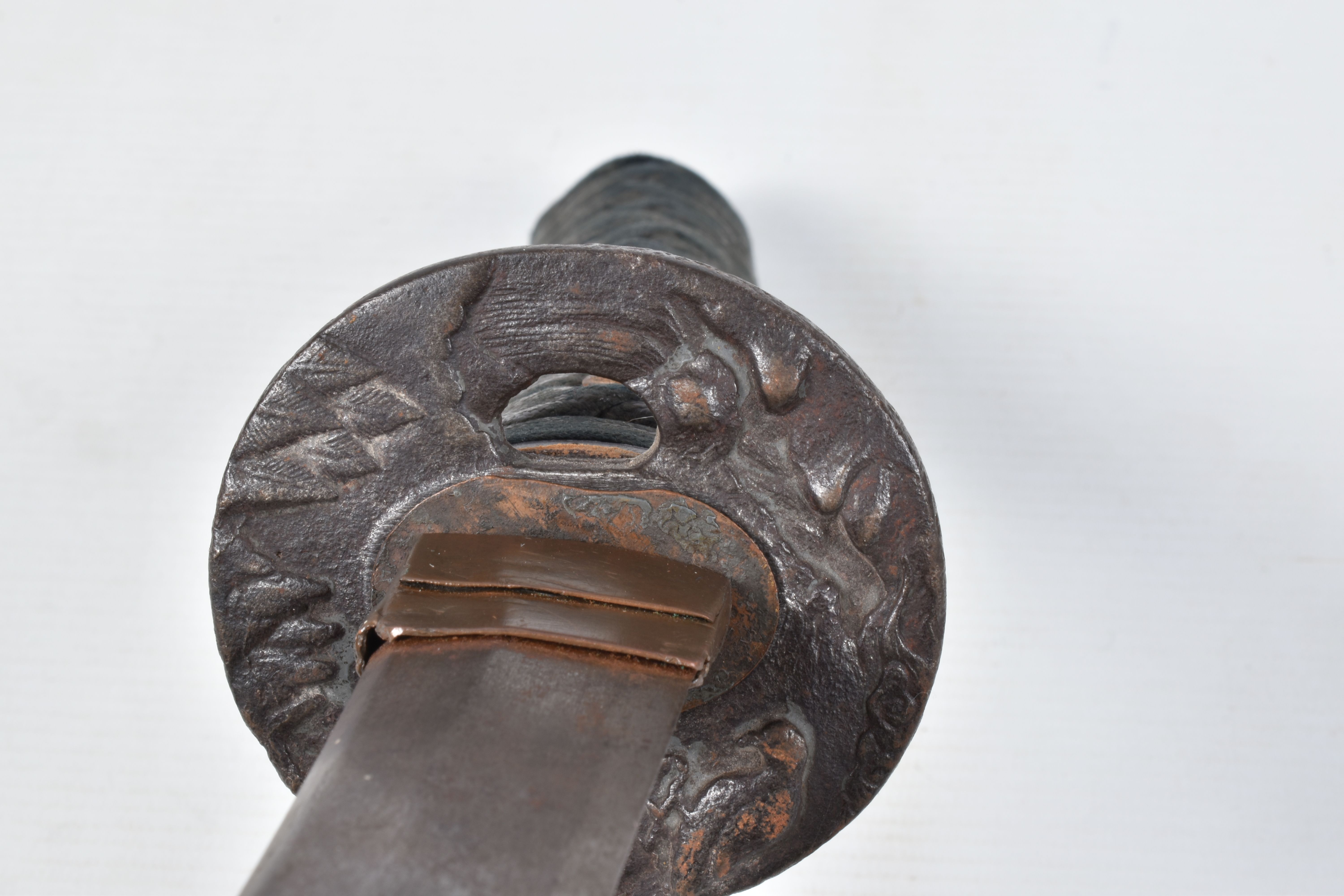 A BELLIEVED TO BE 18TH CENTURY JAPANESE WAKIZASHI SWORD, worn blade, the tsuba cast with birds, - Image 17 of 36