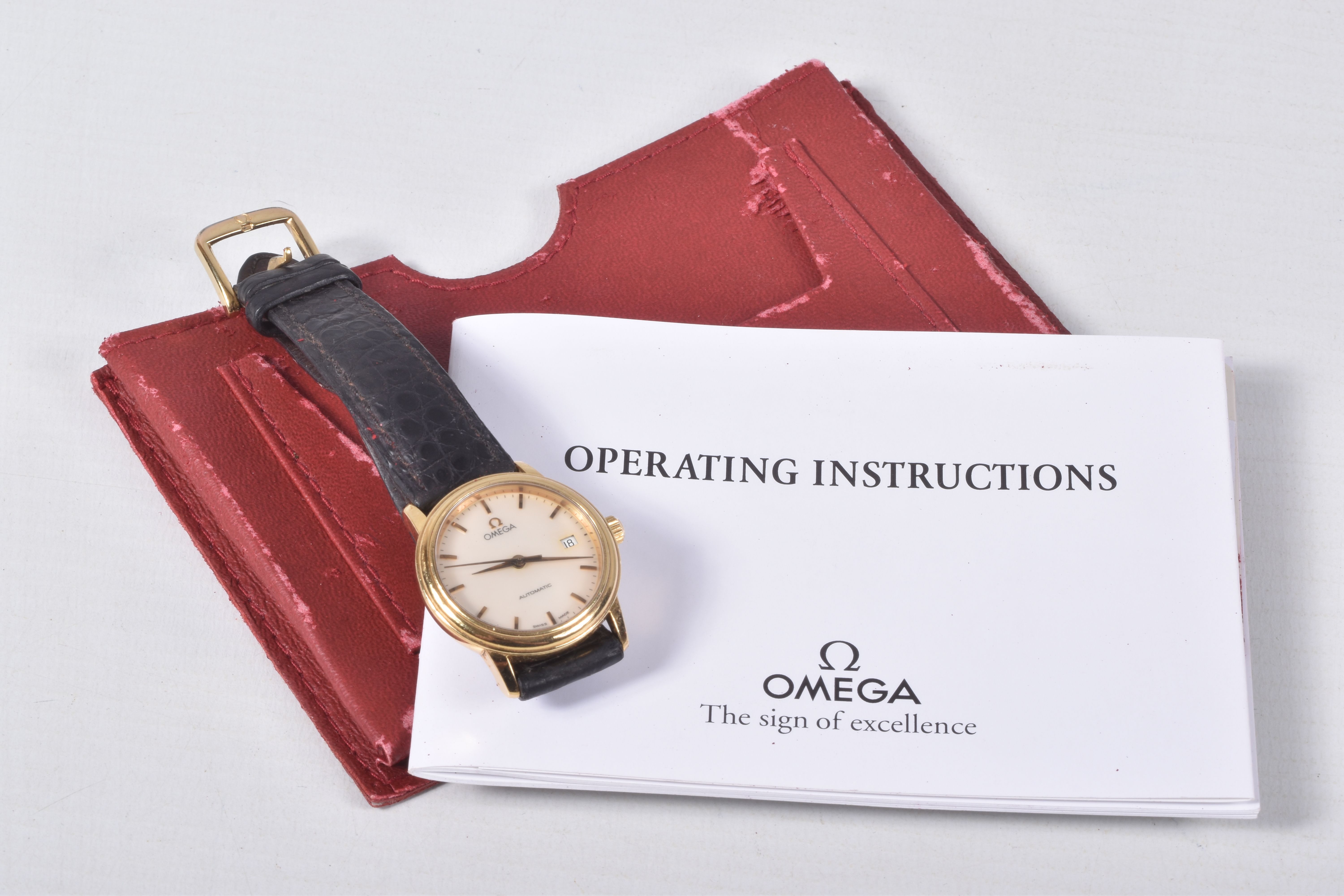 A LADIES 'OMEGA' WRISTWATCH, automatic movement, round mother of pearl dial signed 'Omega