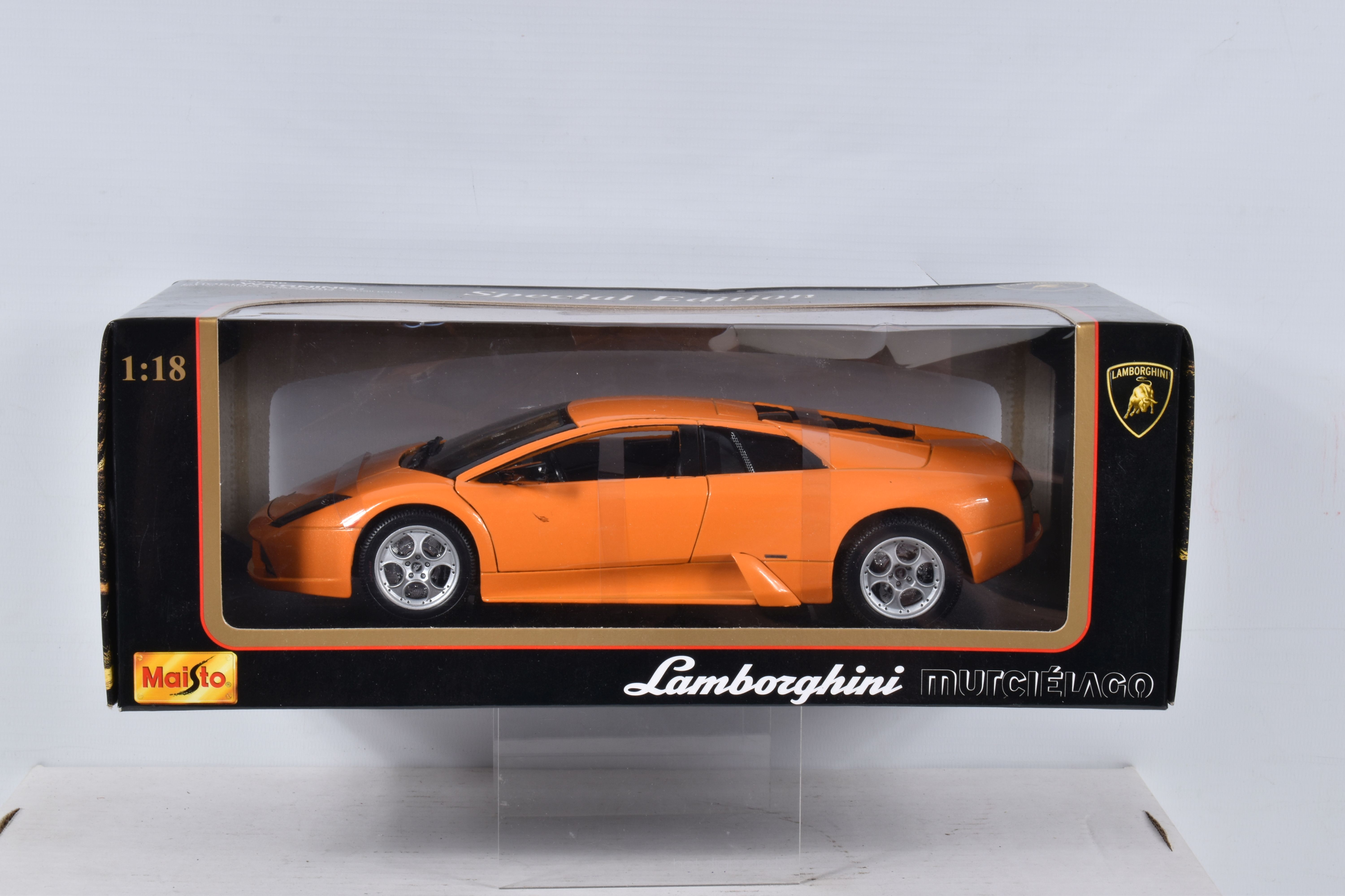 FIVE BOXED AND TWO LOOSE DIECAST MODEL VEHICLES, to include a Bburago Lamborghini Countach 1988 - Image 5 of 19