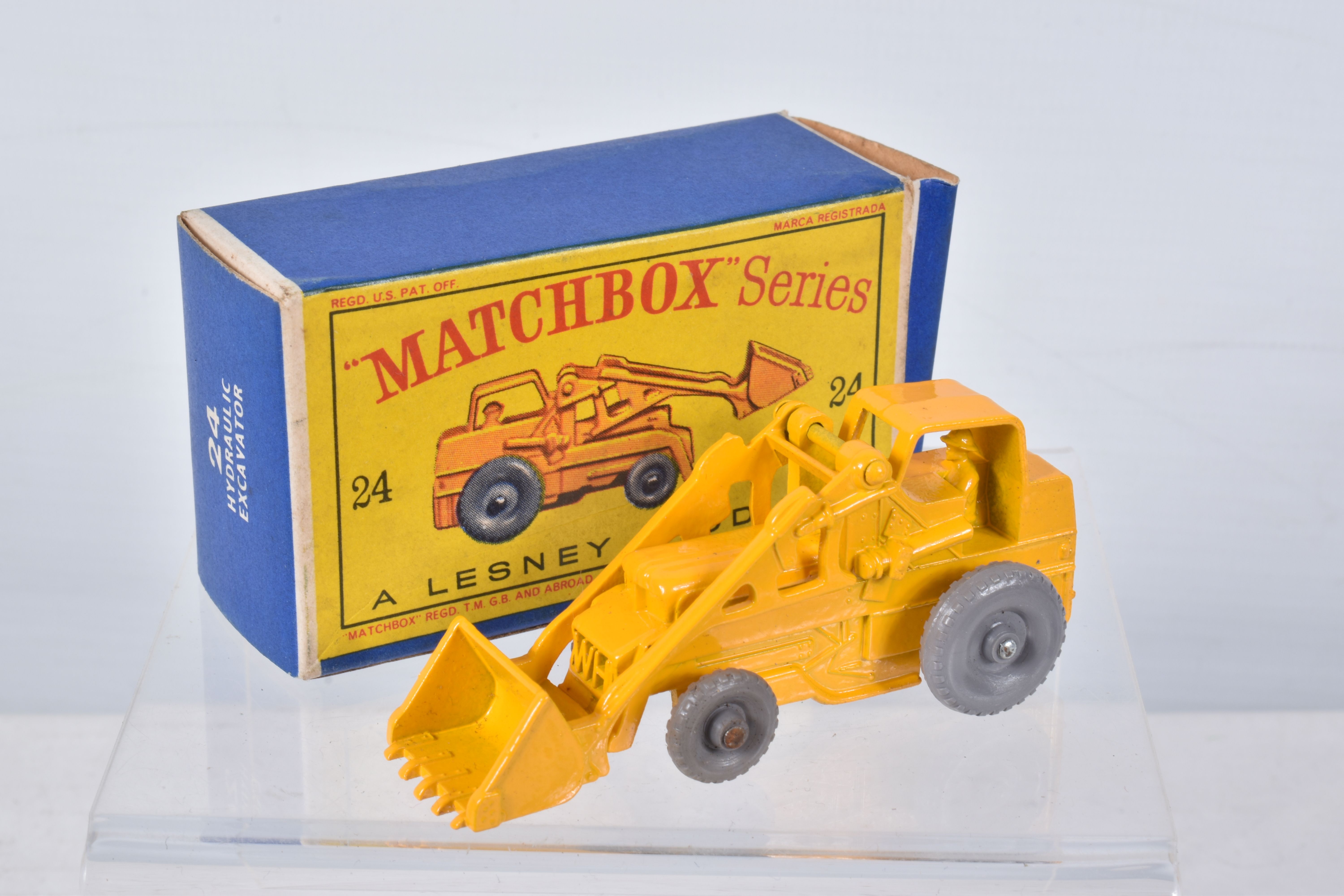 FOUR BOXED MATCHBOX SERIES DIECAST CONSTRUCTION VEHICLES, Caterpillar Bulldozer, No.18, green - Image 8 of 25