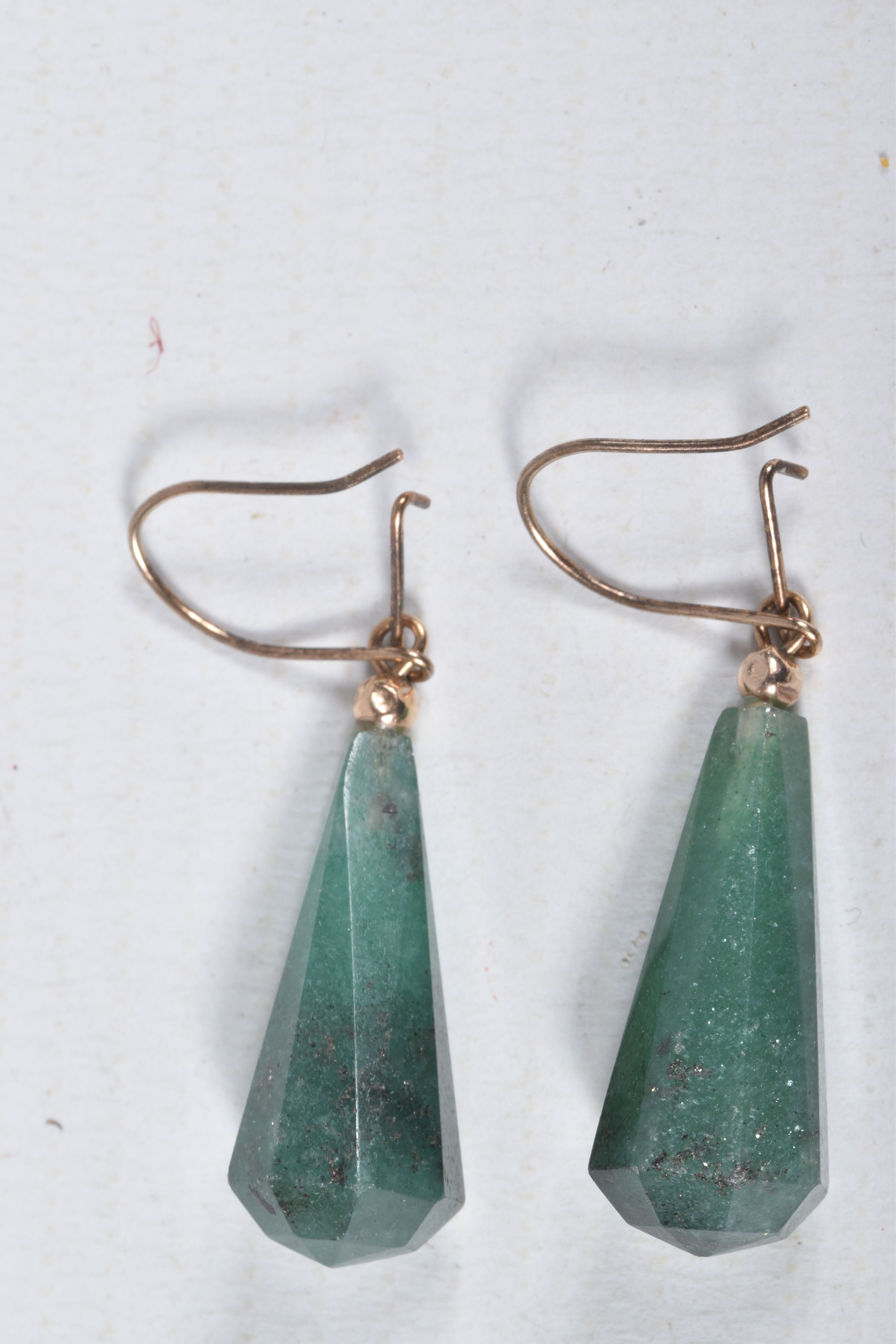 A PAIR OF GREEN QUARTZ DROP EARRINGS, faceted tapering drops, fitted with unmarked yellow metal fish - Image 2 of 3