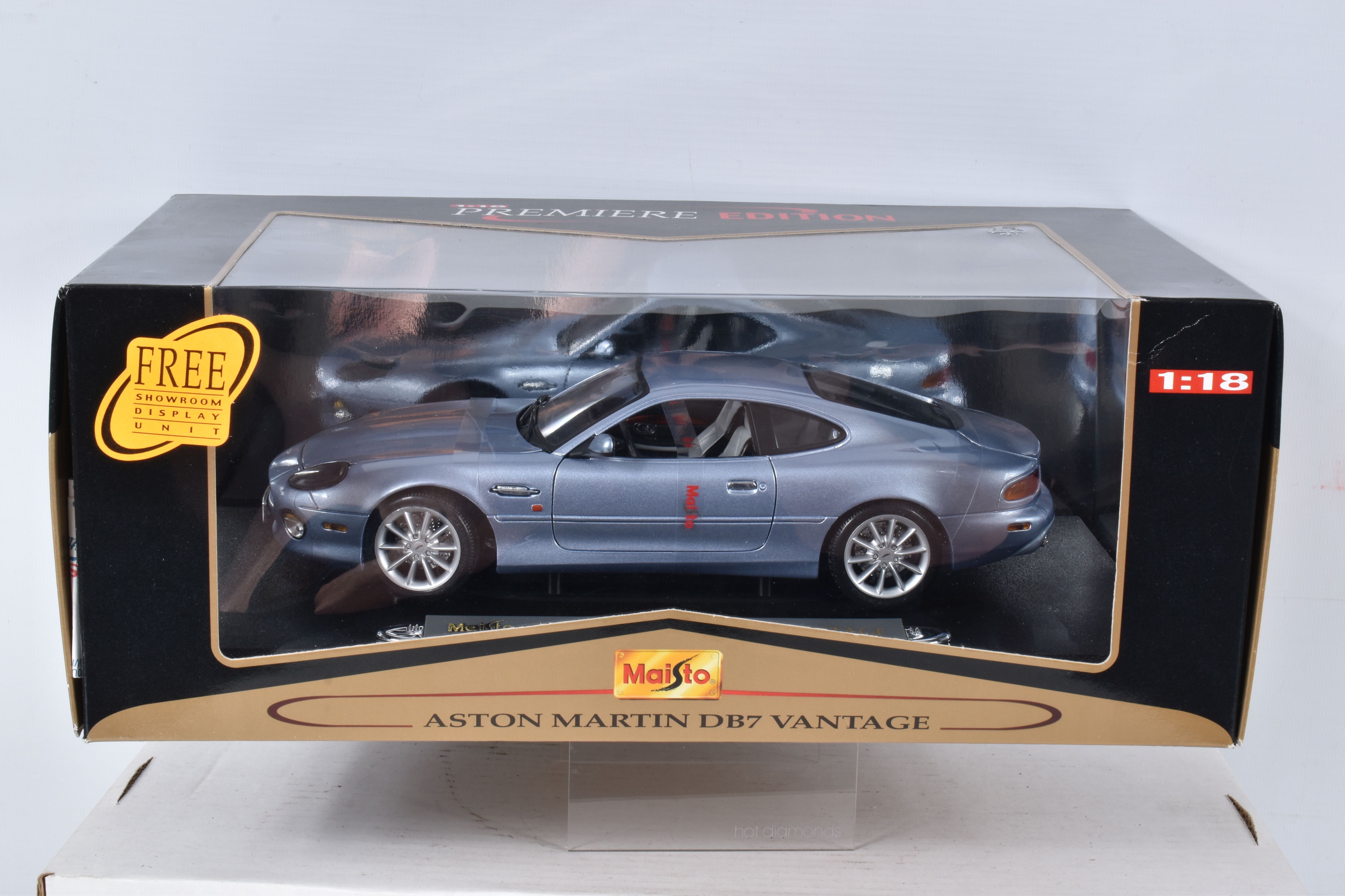 FIVE BOXED AND FOUR LOOSE MODEL VEHICLES, boxed models include a 1:18 scale Maisto Aston Martin - Bild 22 aus 24