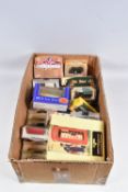 A BOX CONTAINING A COLLECTION OF BOXED AND UNBOXED DIECAST MODEL VEHICLES, to include a selection of