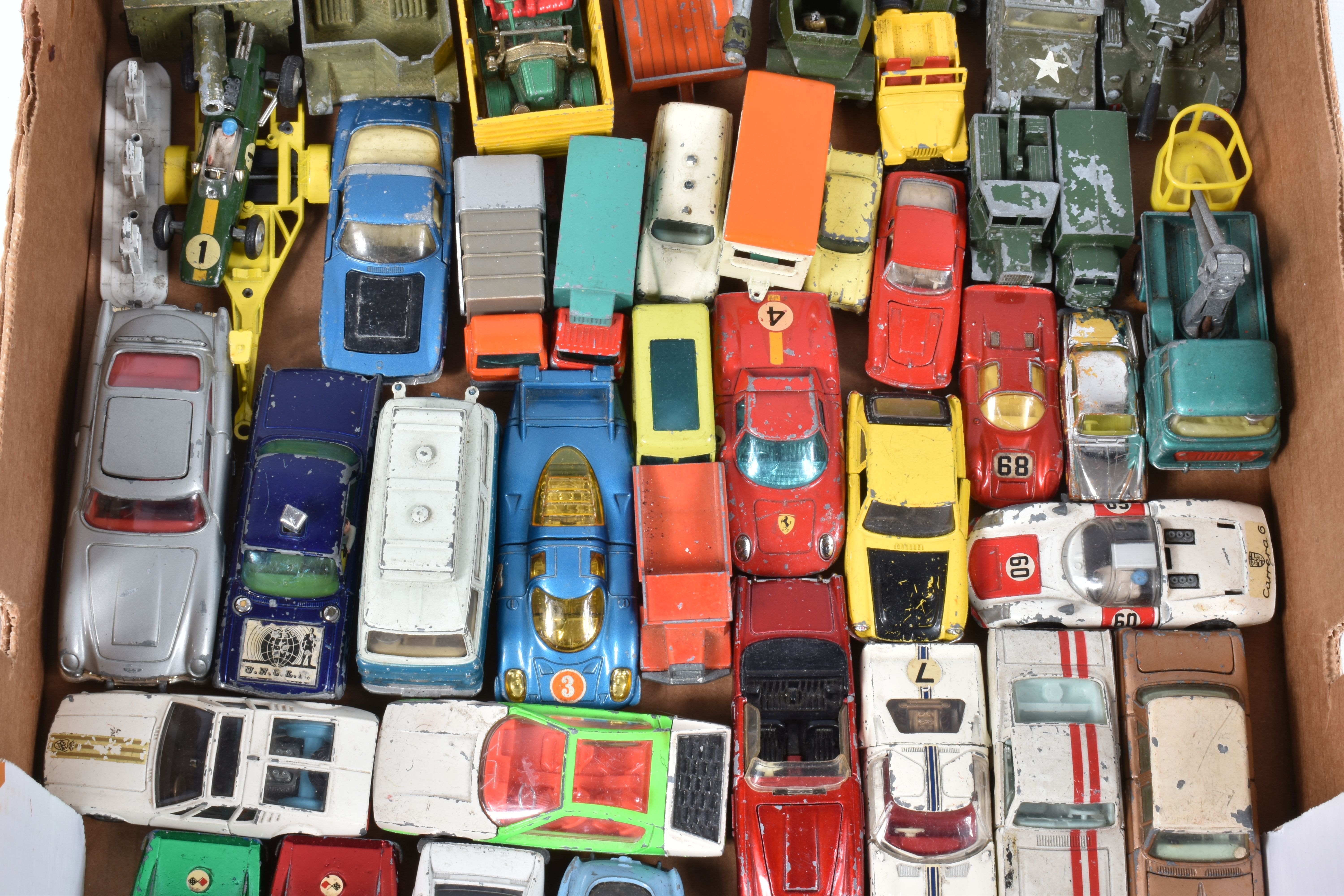 A QUANTITY OF UNBOXED AND ASSORTED PLAYWORN DIECAST VEHICLES, to include Tri-ang Spot-On Aston - Image 4 of 5