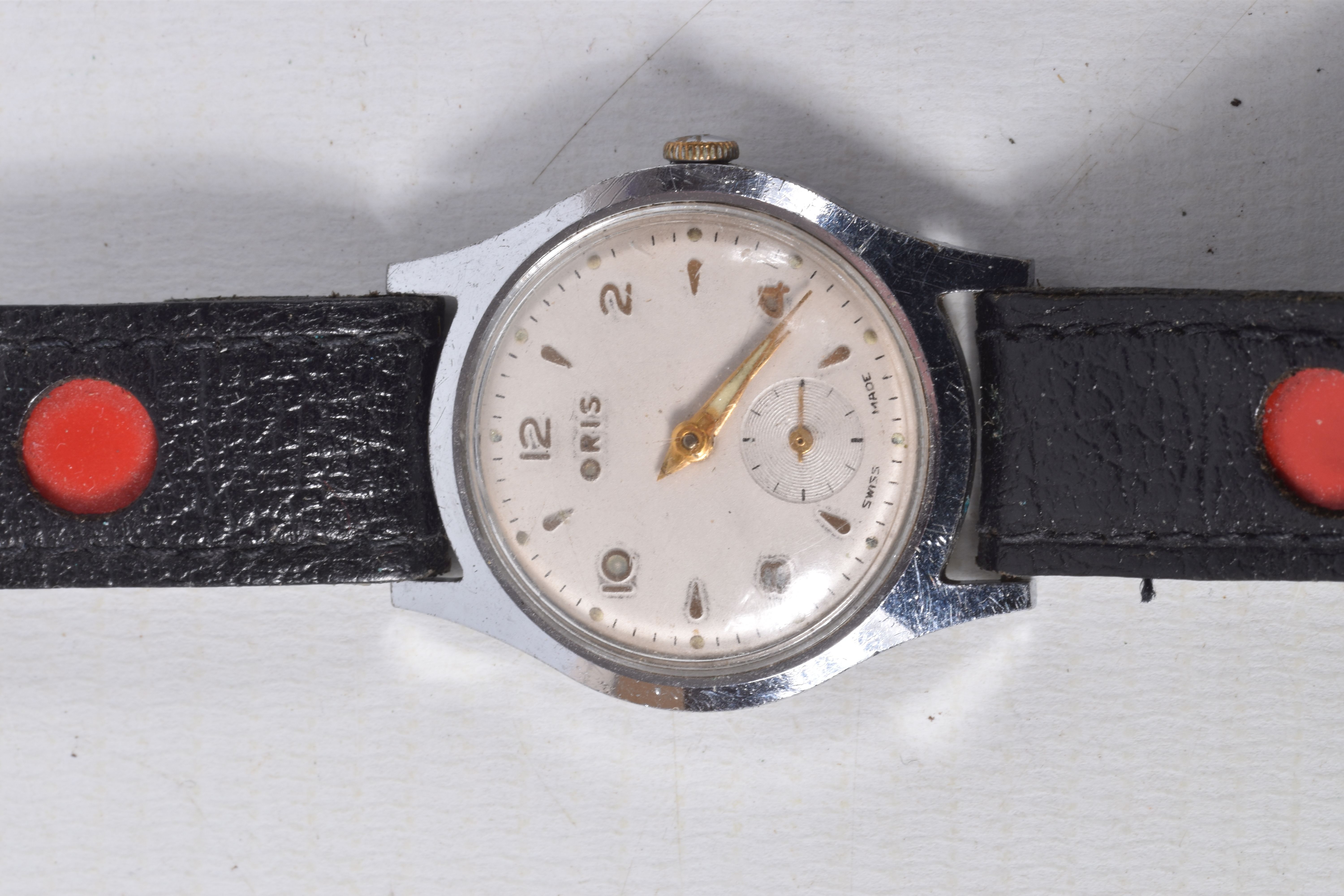 THREE GENTS WRISTWATCHES, to include a manual wind, 'Oris' wristwatch, round silvered dial, - Image 9 of 12