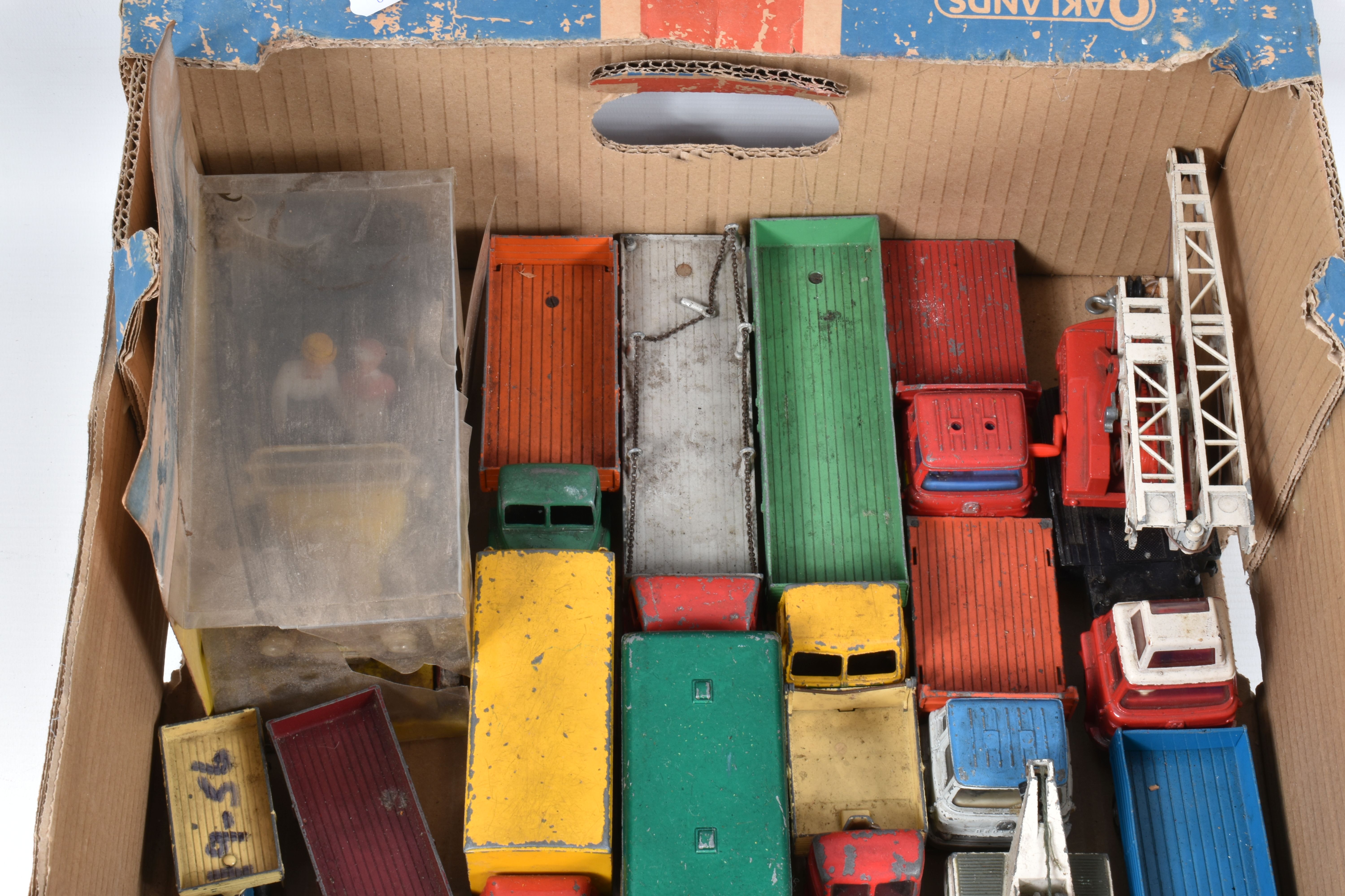 A QUANTITY OF UNBOXED AND ASSORTED PLAYWORN DIECAST VEHICLES, to include Dinky Supertoys Foden - Image 3 of 12