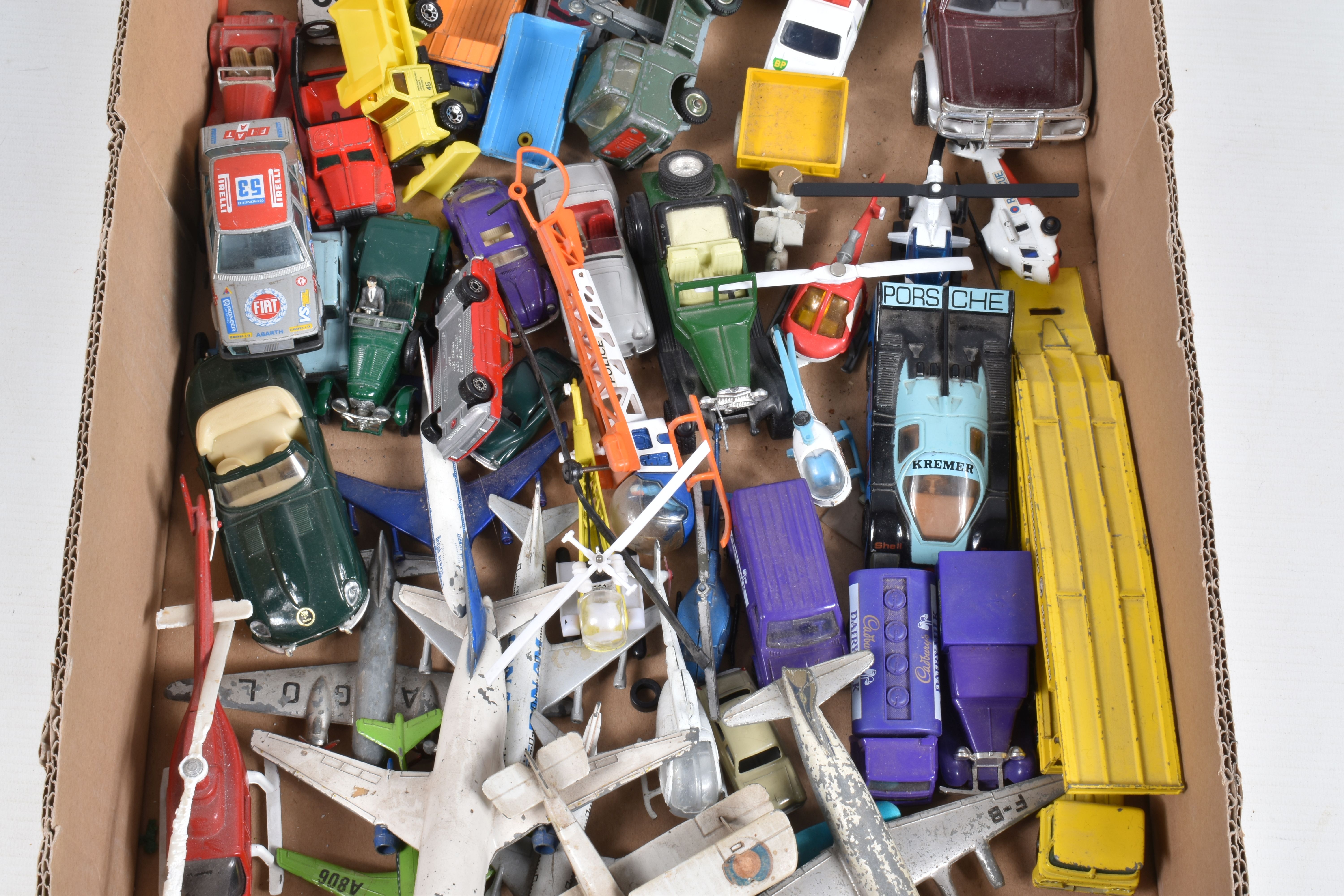 THREE BOXES OF MODEL VEHICLES, FIGURES AND AIRCRAFTS, some boxed and some loose, items include a - Image 11 of 16