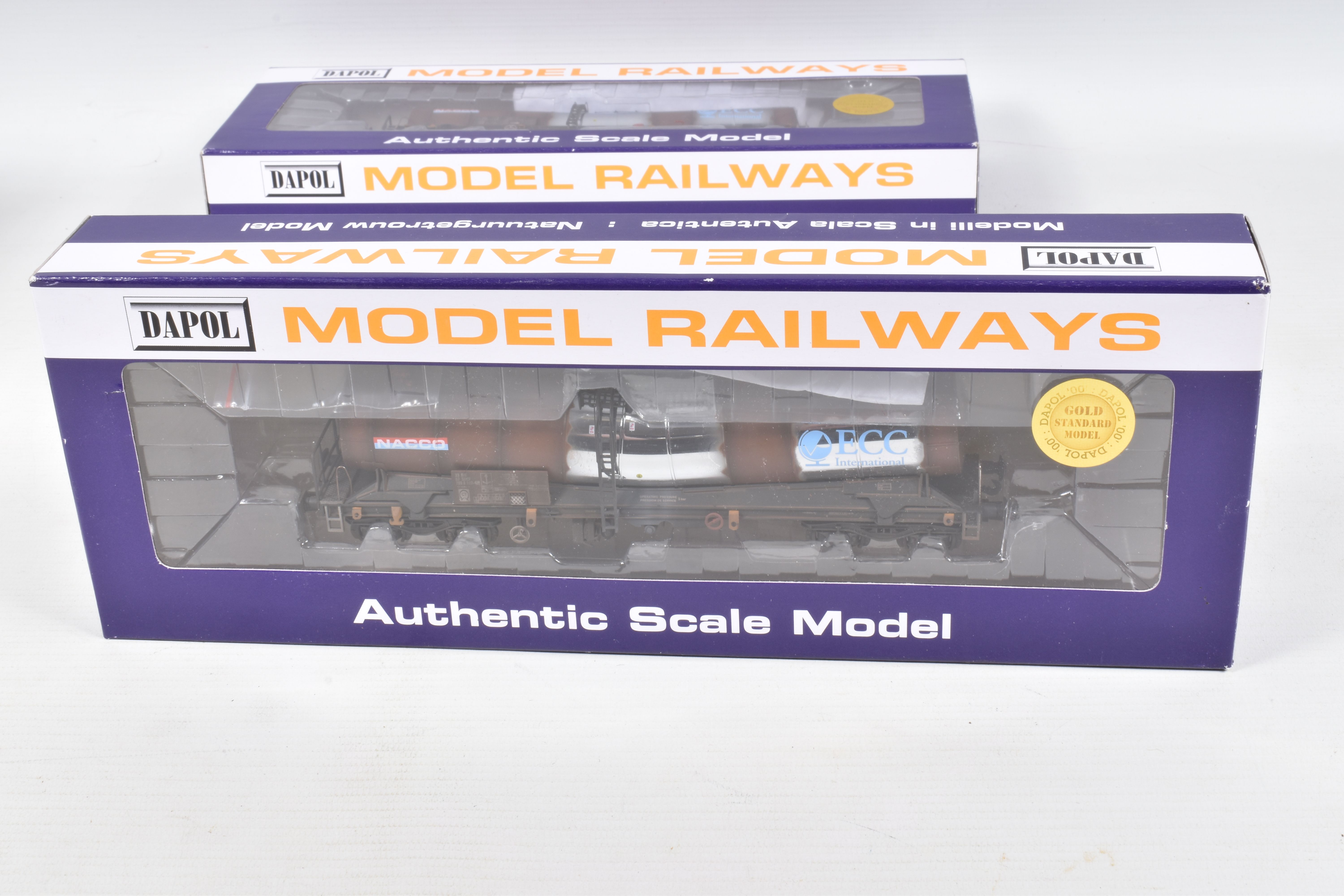 FOUR BOXED OO GAUGE DAPOL MODEL RAILWAY WAGONS, to include a GWR Ale Wagon Twin Pack, Weathered, - Image 6 of 9