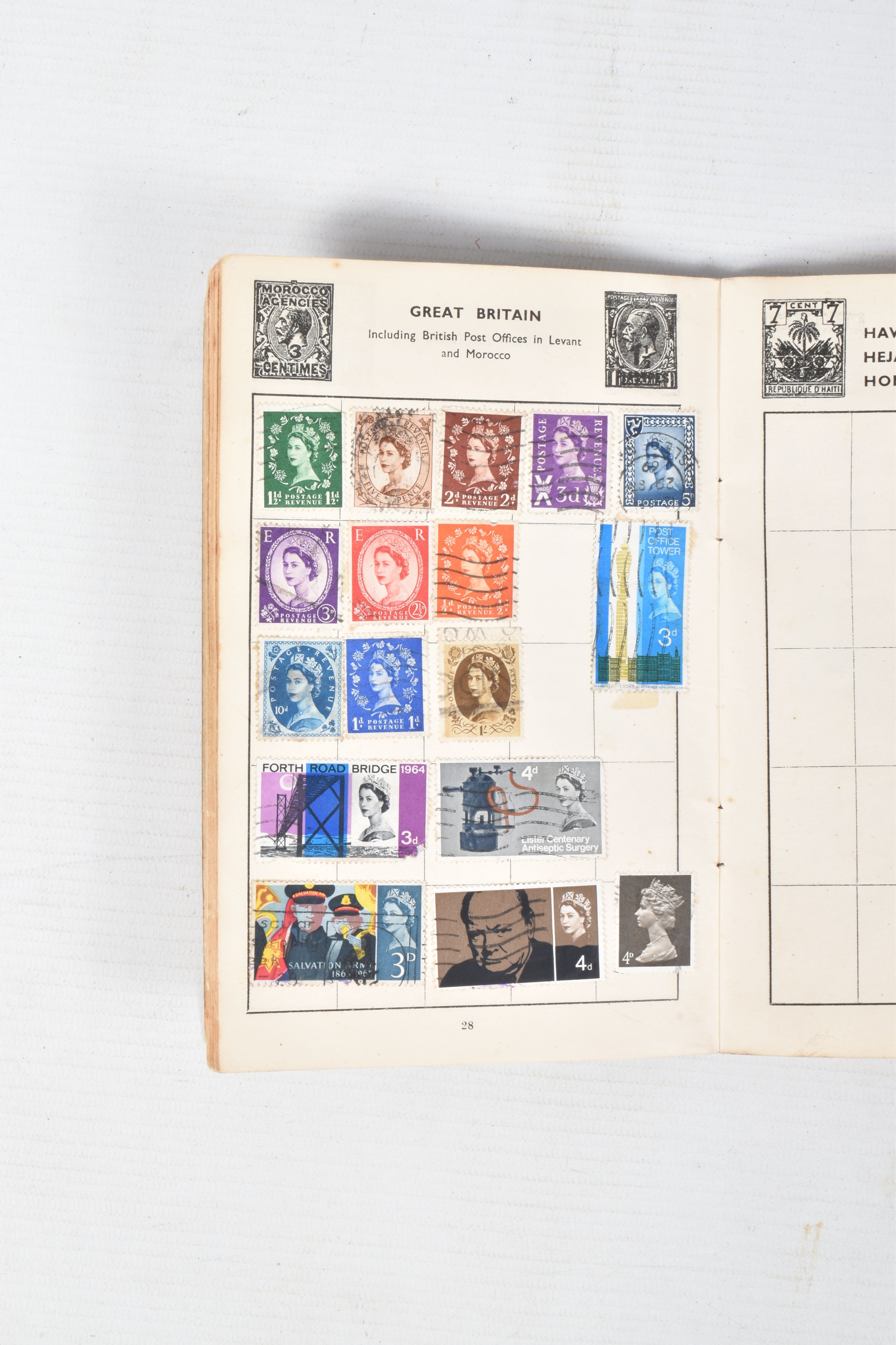 ACCUMULATION OF WORLDWIDE STAMPS IN 5 ALBUMS AND LOOSE IN PACKETS - Image 15 of 16