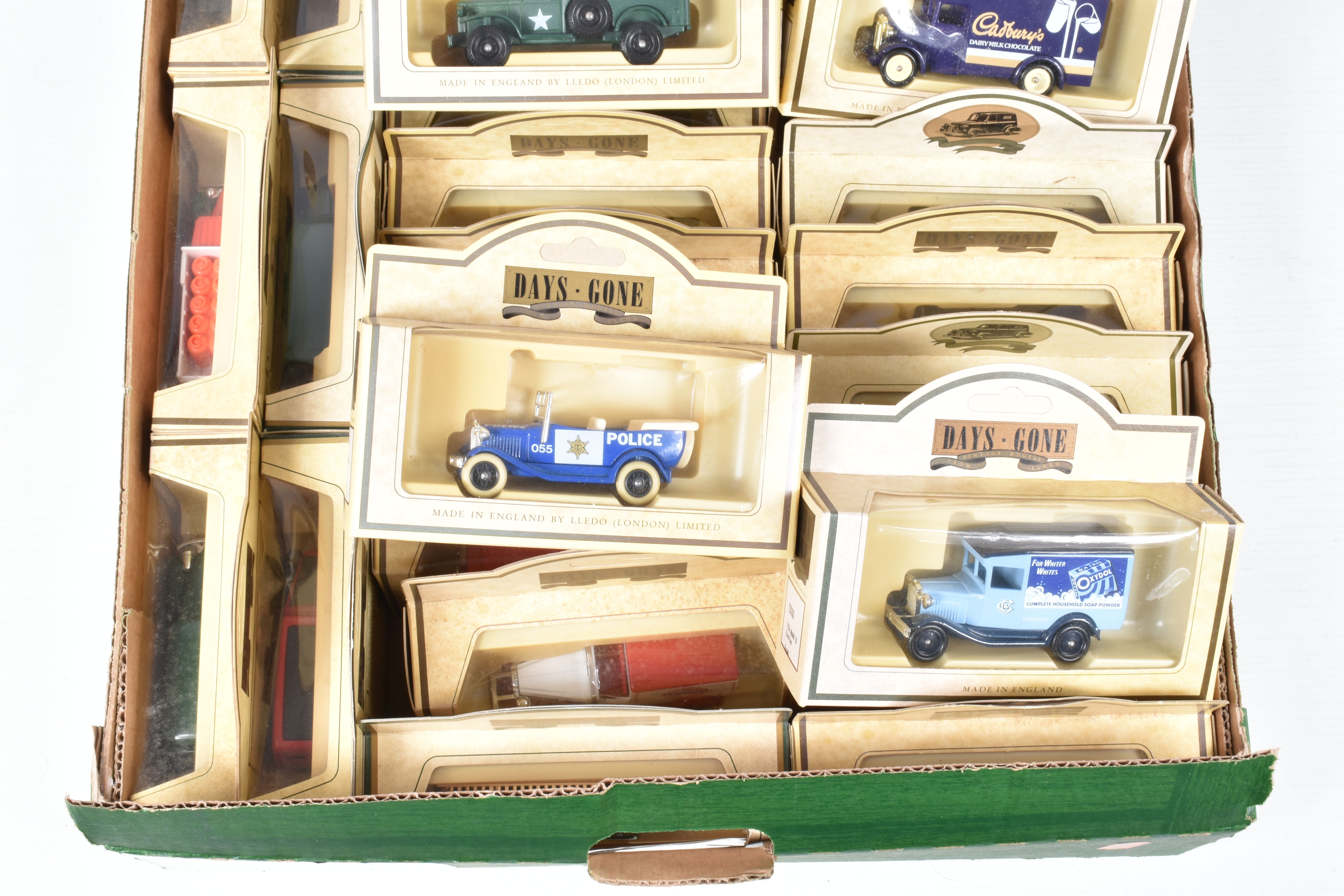 FOUR BOXES OF ASSORTED LLEDO, MATCHBOX AND OXFORD DIECAST MODEL VEHICLES, some of the Lledo models - Image 17 of 17