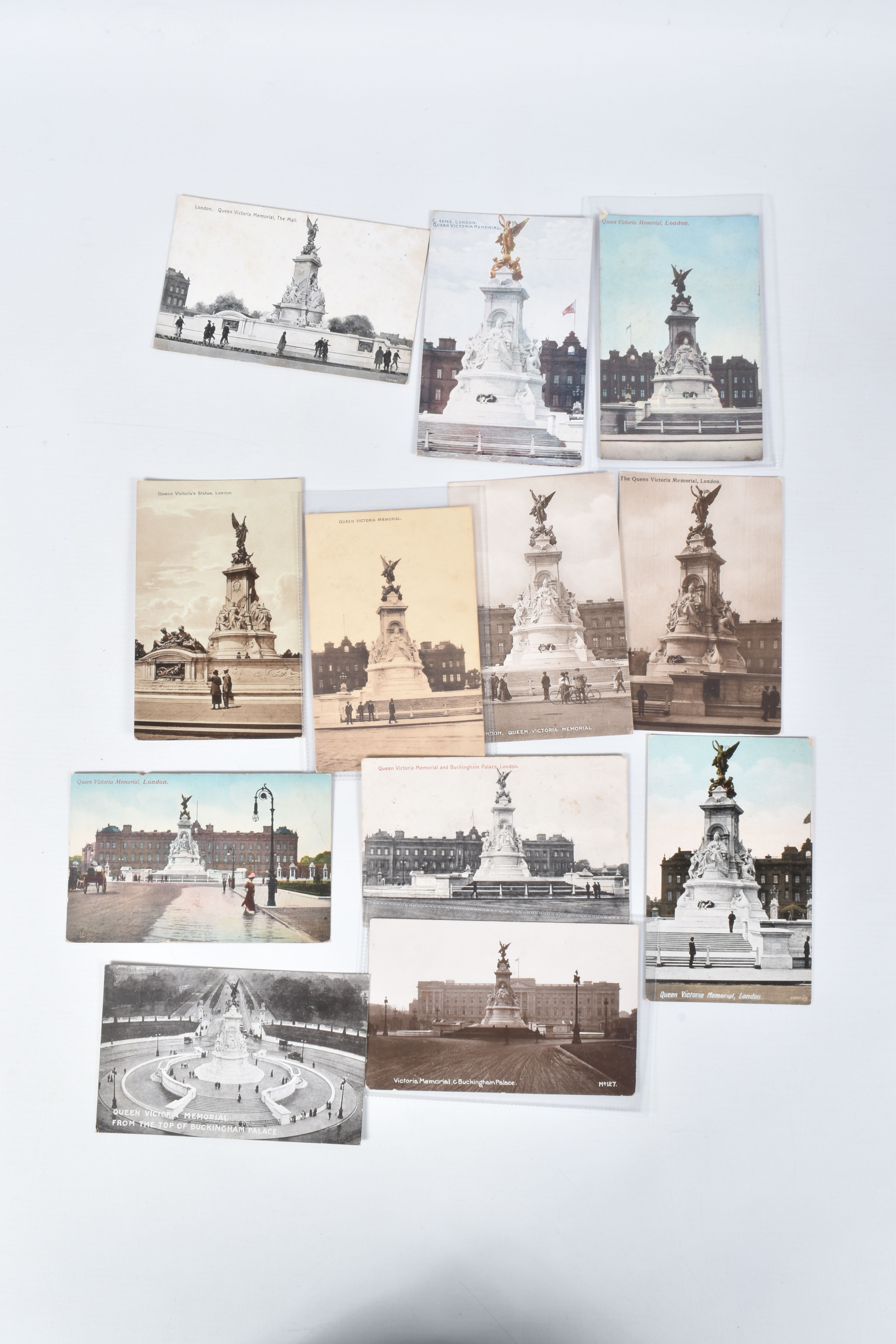 A LARGE COLLECTION OF POSTCARDS, APPROXIMATELY 900, to include the Tower and Tower Bridge, - Image 6 of 10