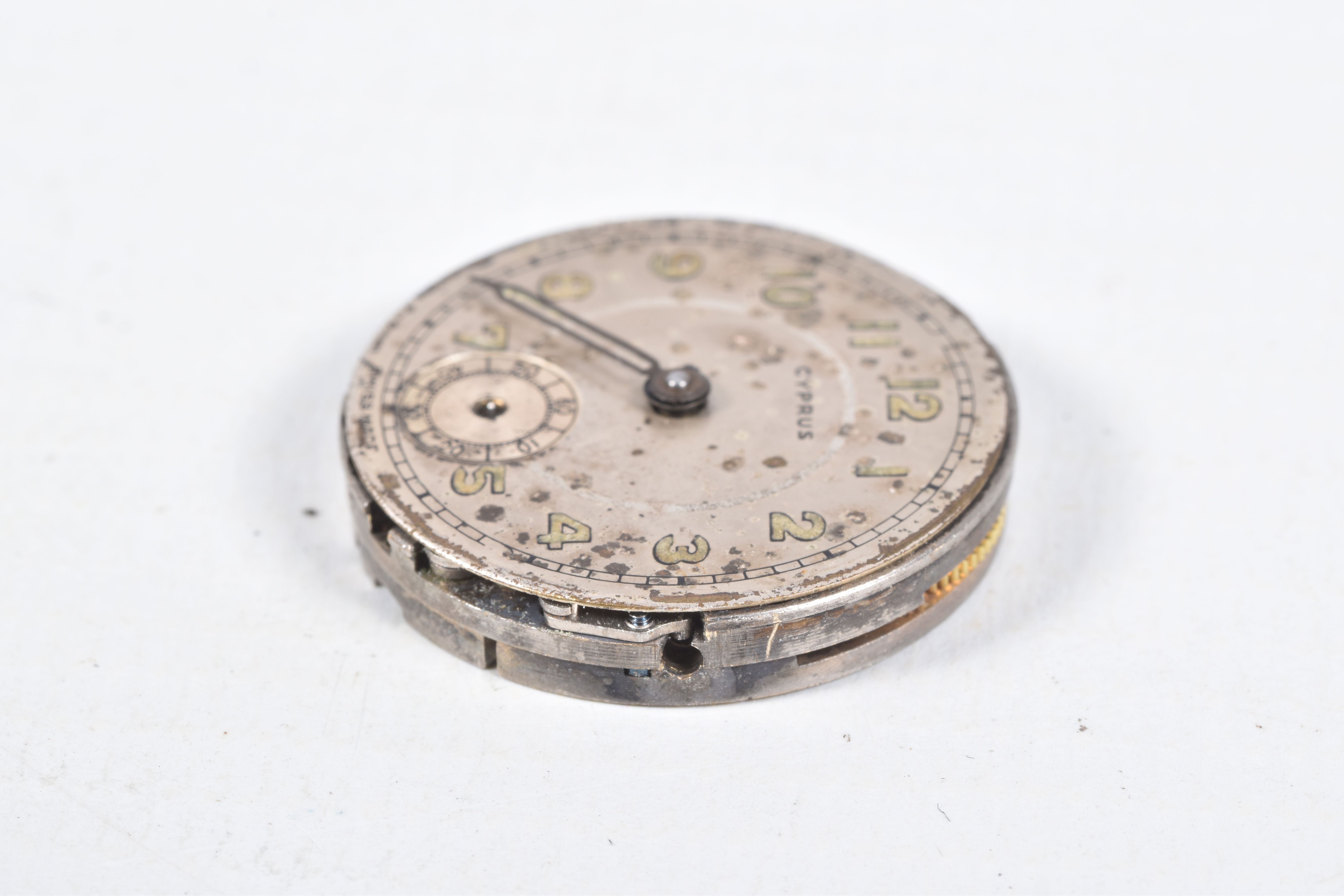 THREE GENTS WRISTWATCHES, to include a manual wind, 'Oris' wristwatch, round silvered dial, - Image 8 of 12