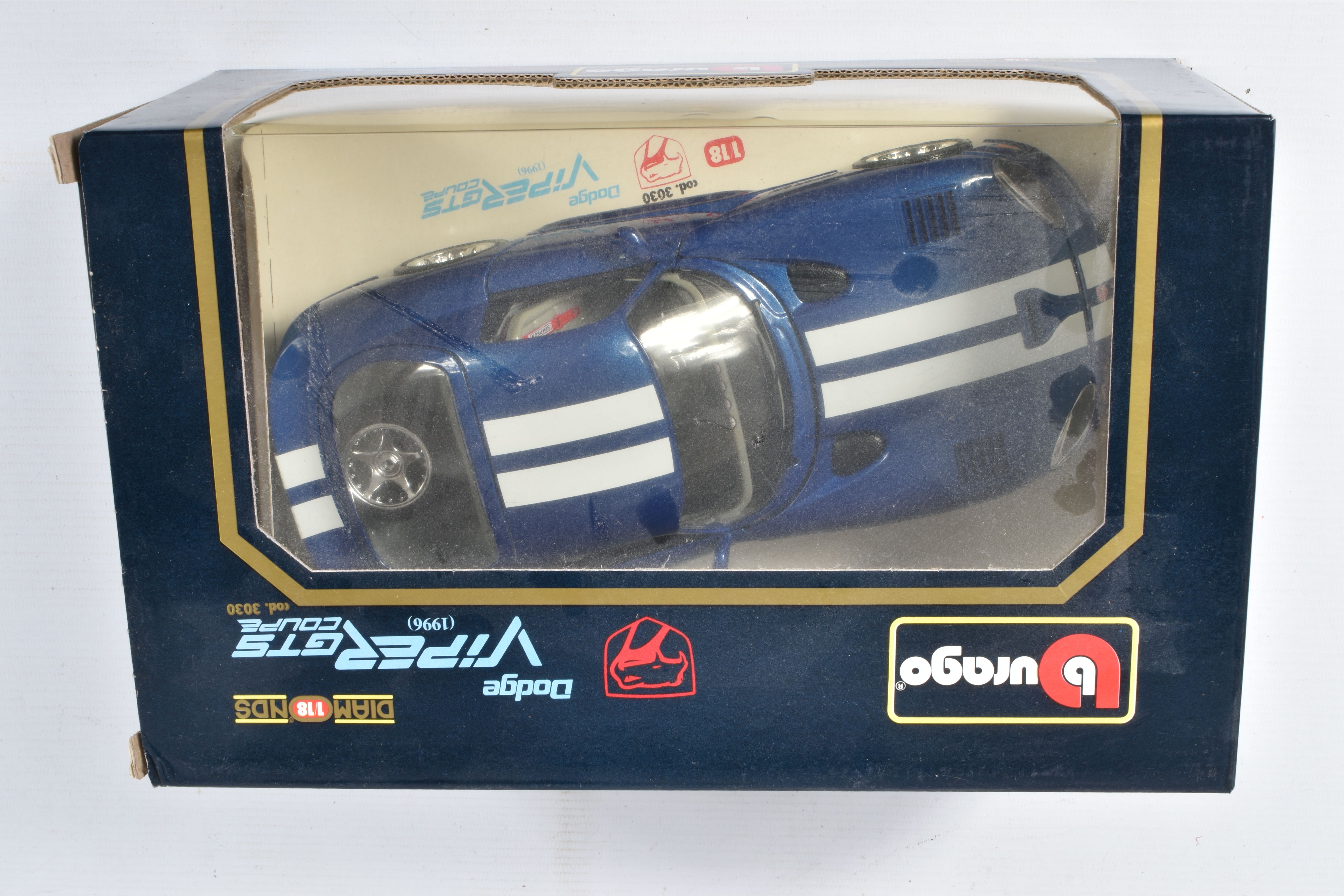 FIVE BOXED AND FOUR LOOSE MODEL VEHICLES, boxed models include a 1:18 scale Maisto Aston Martin - Bild 15 aus 24