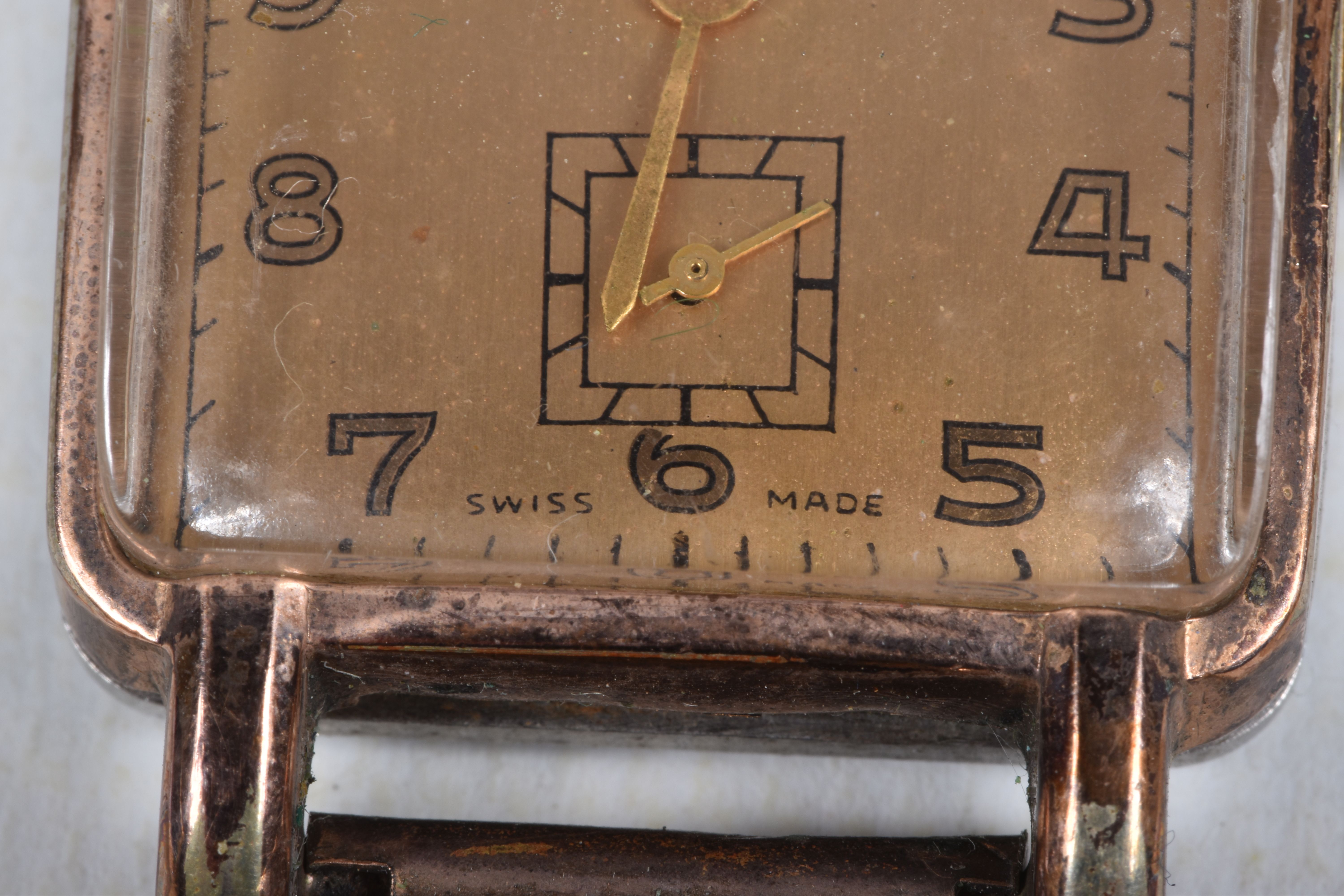 A GENTS 'ALADIN' WRISTWATCH, manual wind, rectangular gold tone dial signed 'Aladin', Arabic - Image 3 of 9