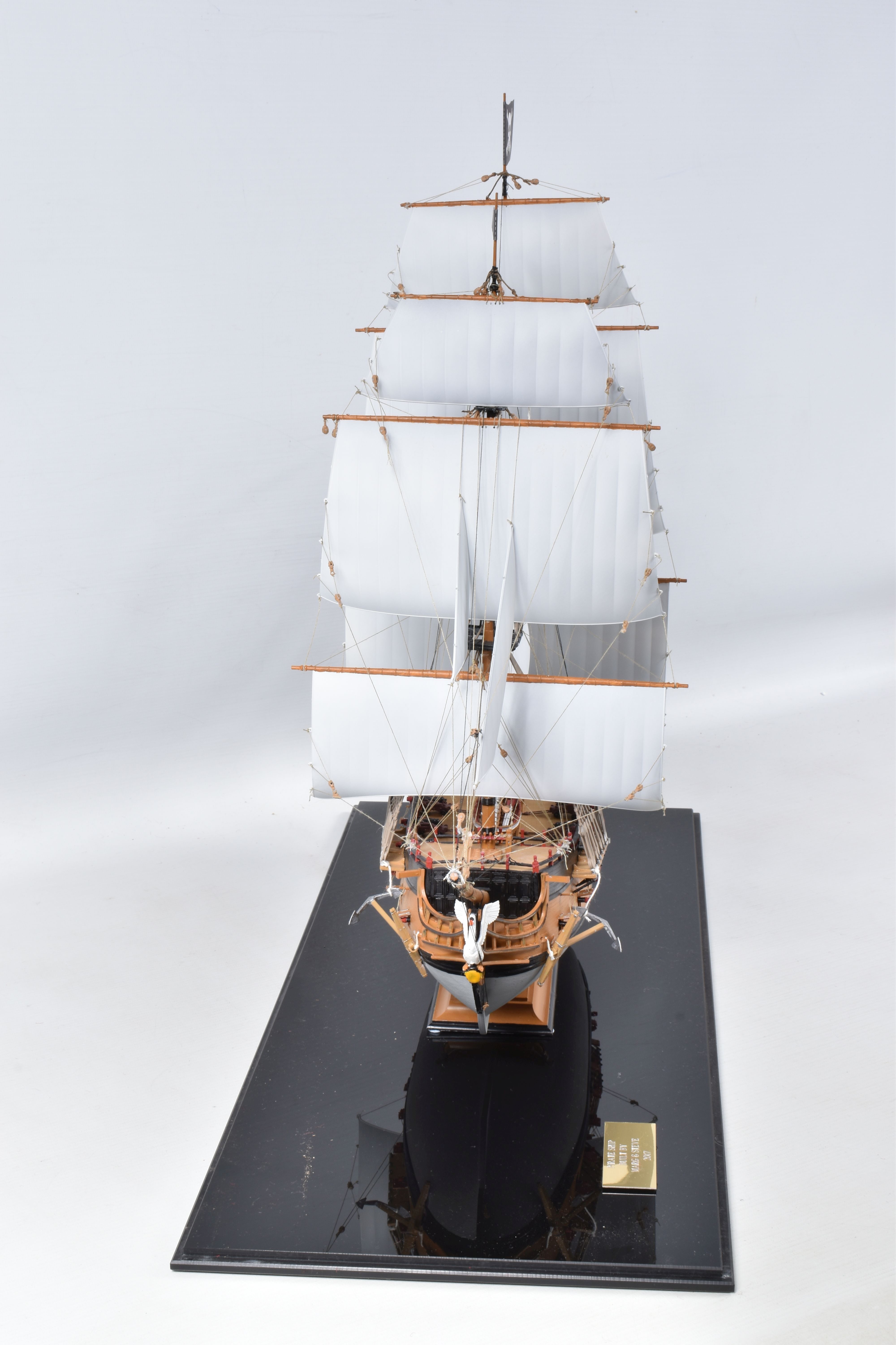 THREE CONSTRUCTED REVELL PLASTIC KITS OF BRITISH SHIPS ALL HOUSED IN PERSPEX DISPLAY CASES, ' - Bild 8 aus 21