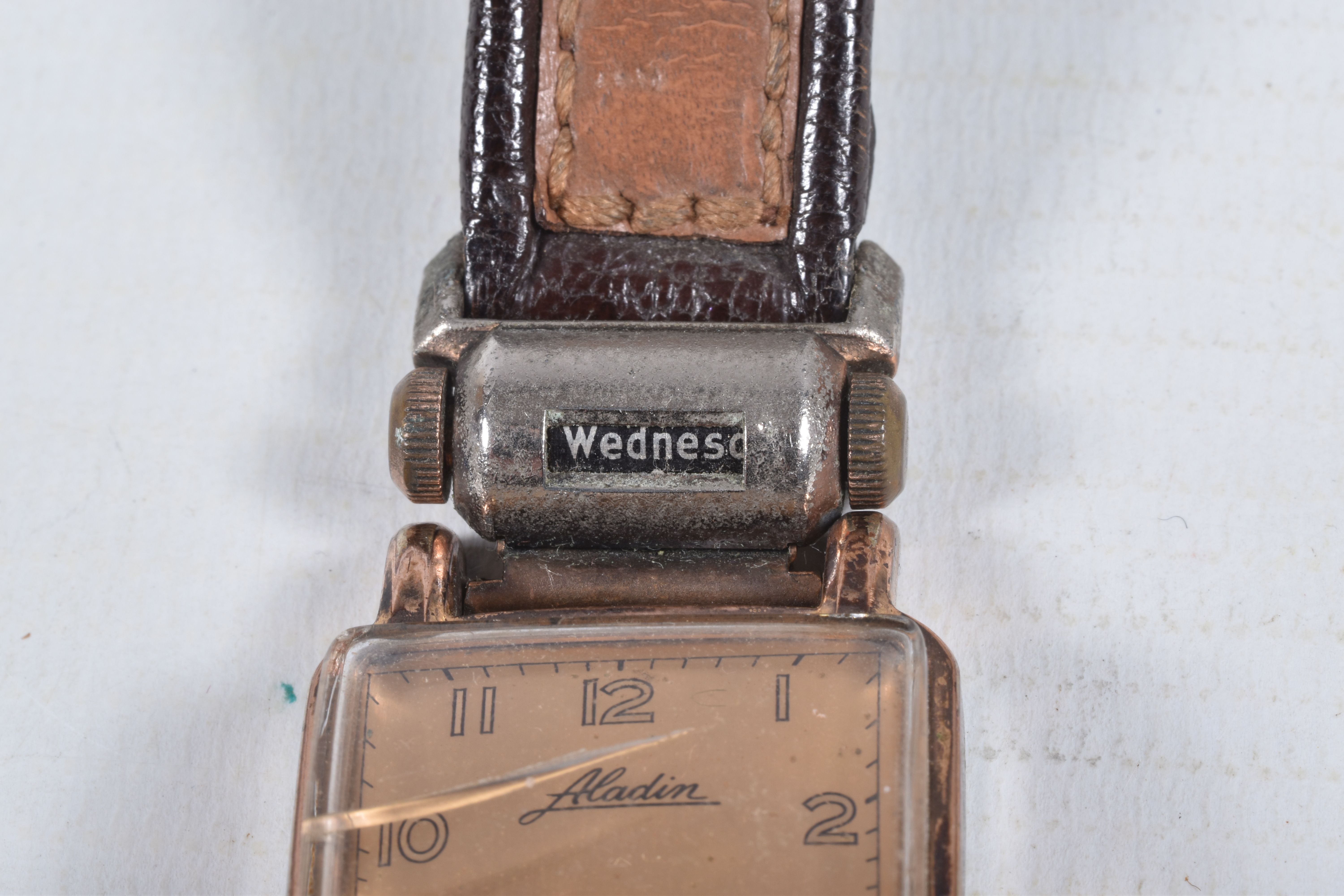 A GENTS 'ALADIN' WRISTWATCH, manual wind, rectangular gold tone dial signed 'Aladin', Arabic - Image 4 of 9