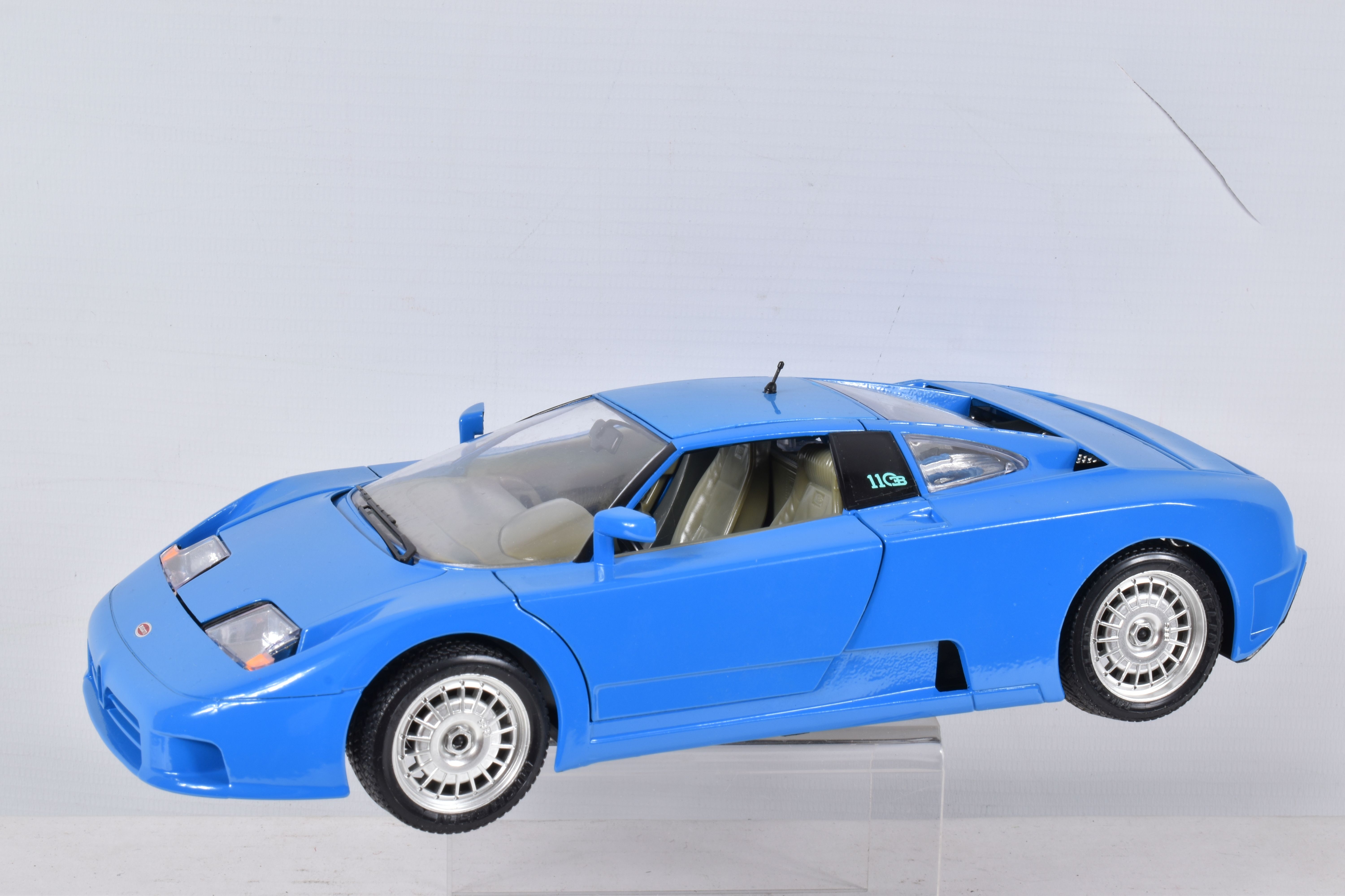 FIVE BOXED AND TWO LOOSE DIECAST MODEL VEHICLES, to include a Bburago Lamborghini Countach 1988 - Image 16 of 19