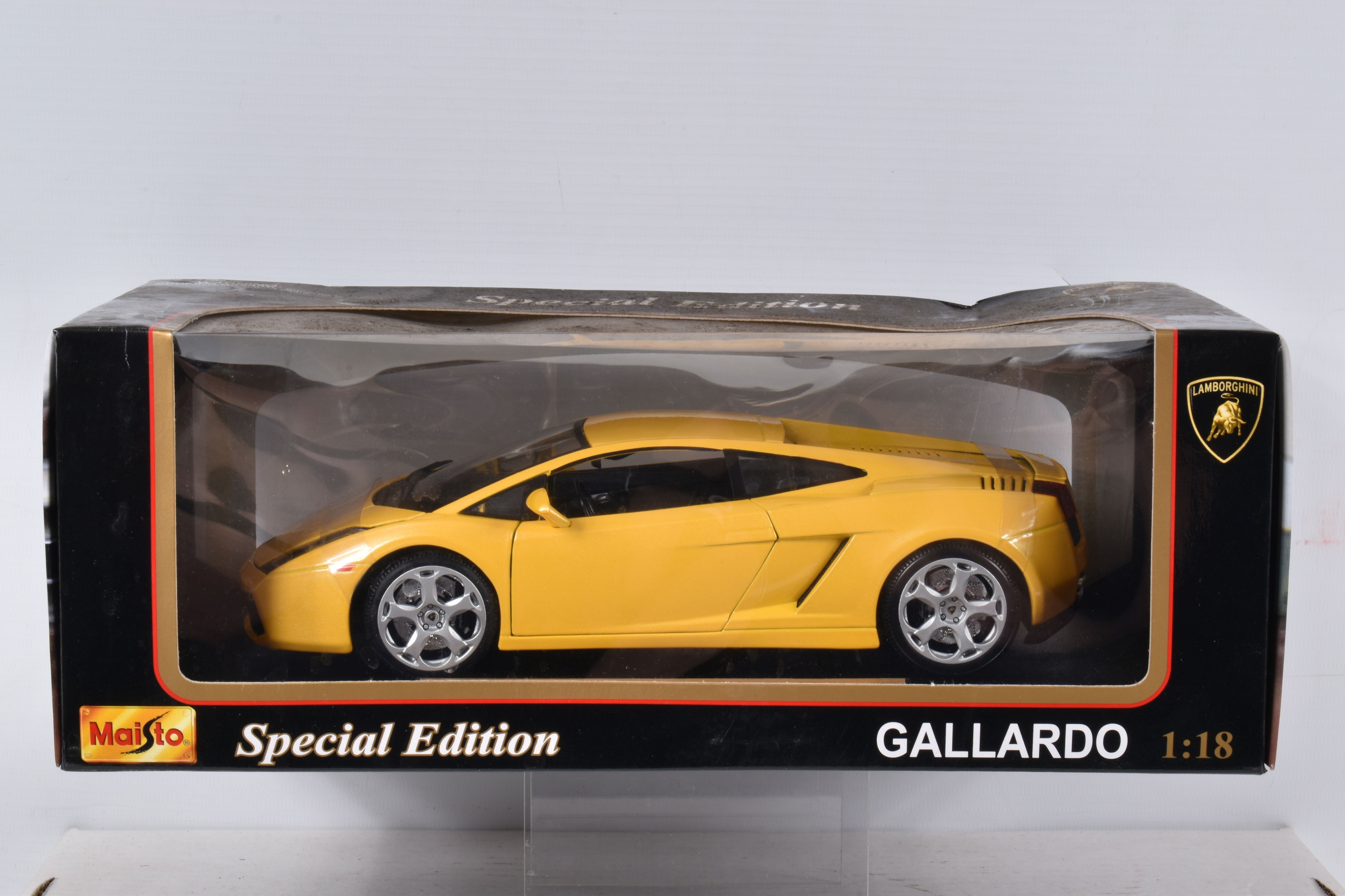 FIVE BOXED AND TWO LOOSE DIECAST MODEL VEHICLES, to include a Bburago Lamborghini Countach 1988 - Image 11 of 19