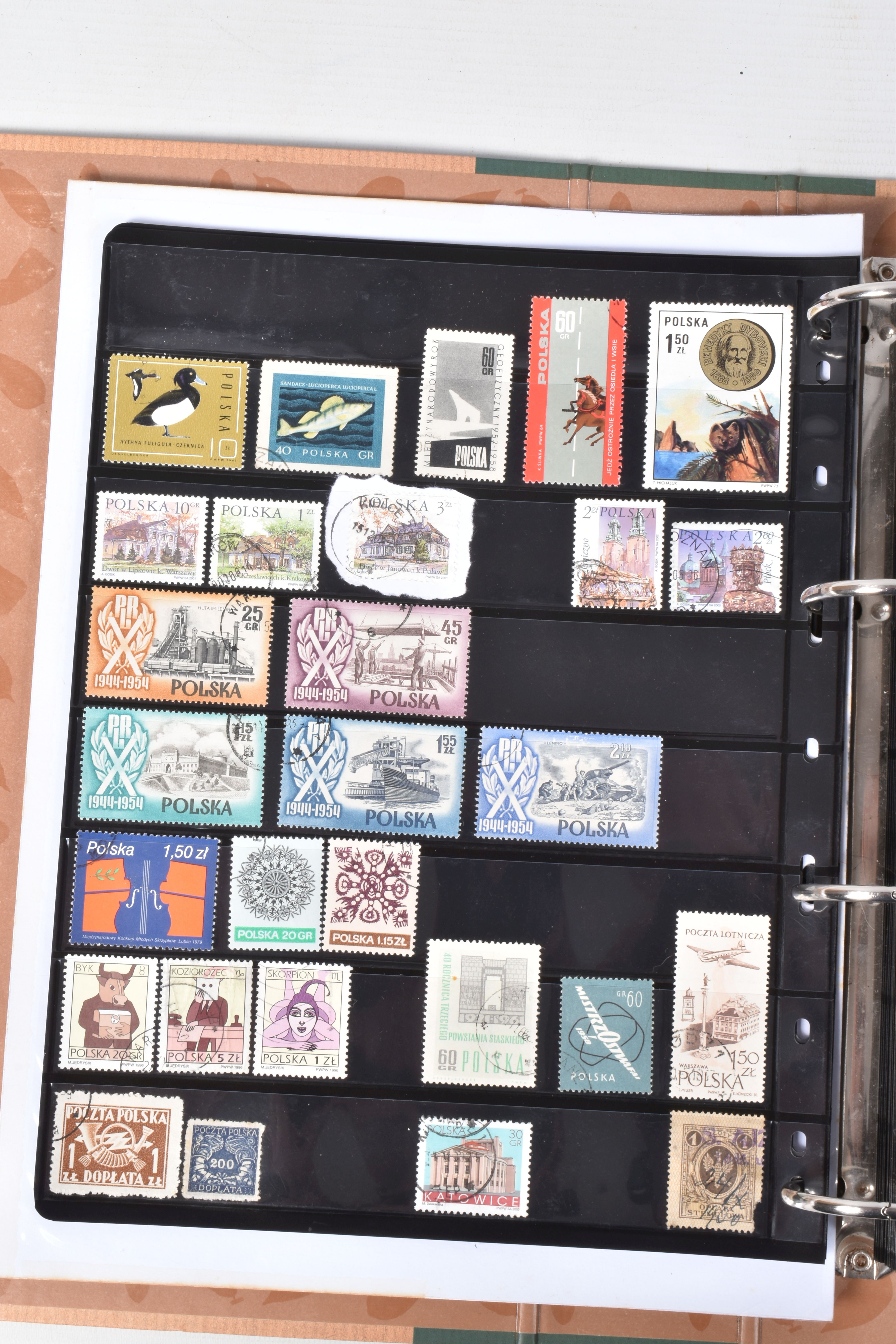 LARGE COLLECTION IN 4 BOXES. Commences with world wide used ranges in stockbooks. Main value in - Image 46 of 117