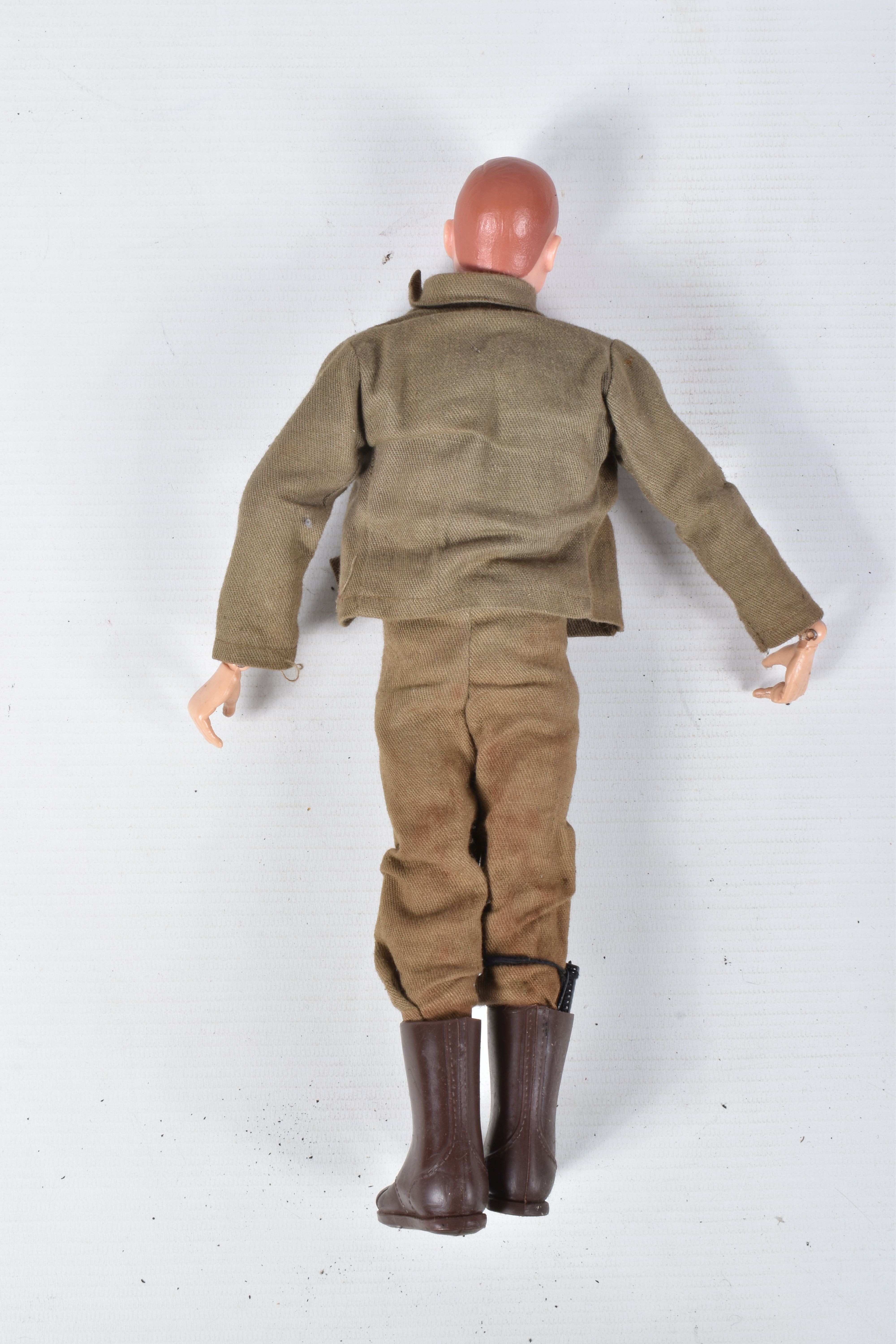 A QUANTITY OF ASSORTED ACTION MAN ITEMS, to include 1960's light brown moulded and painted hair - Image 6 of 8