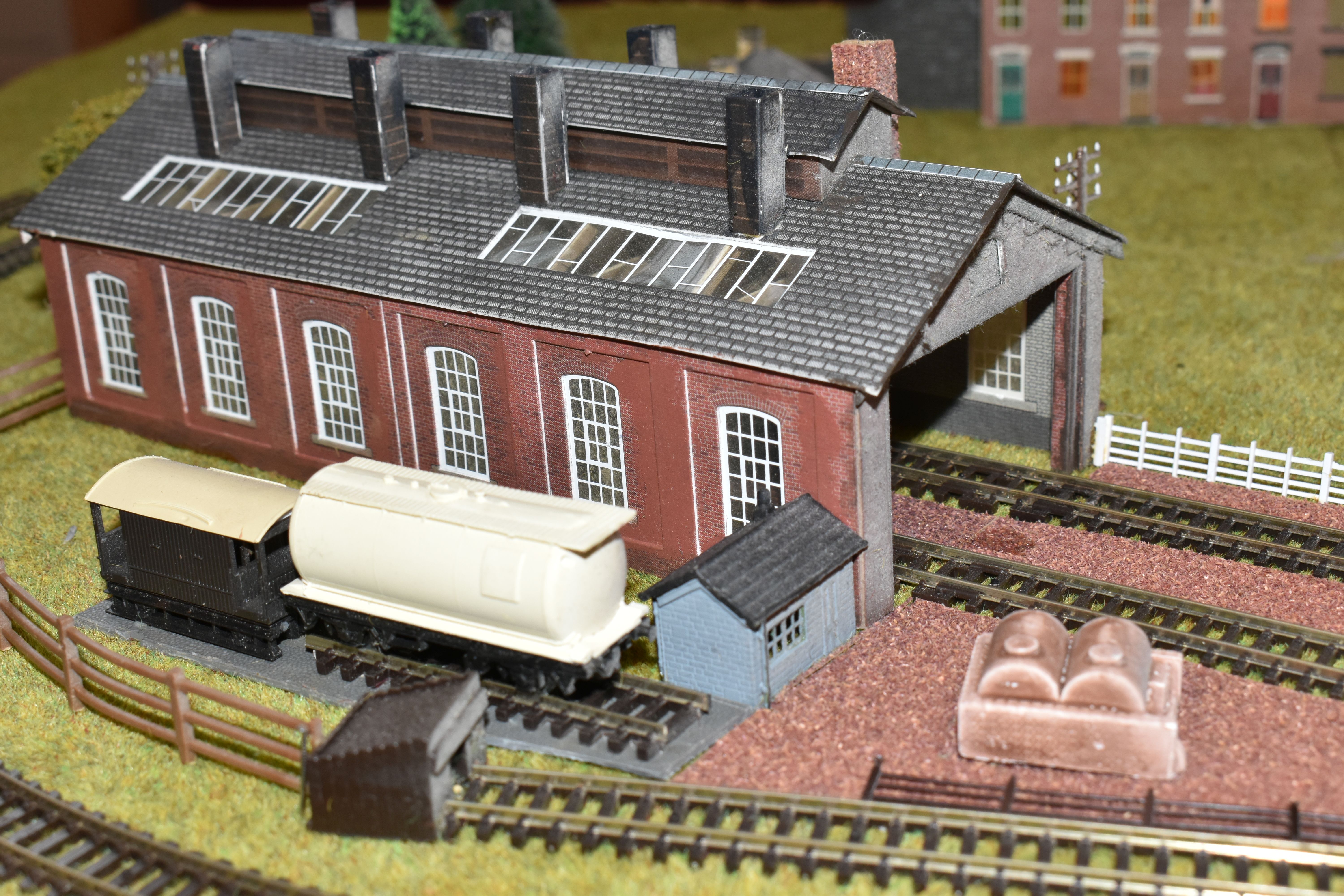 A TABLE TOP N GAUGE MODEL RAILWAY LAYOUT, hardboard base mounted on timber battens, oval double - Image 3 of 15