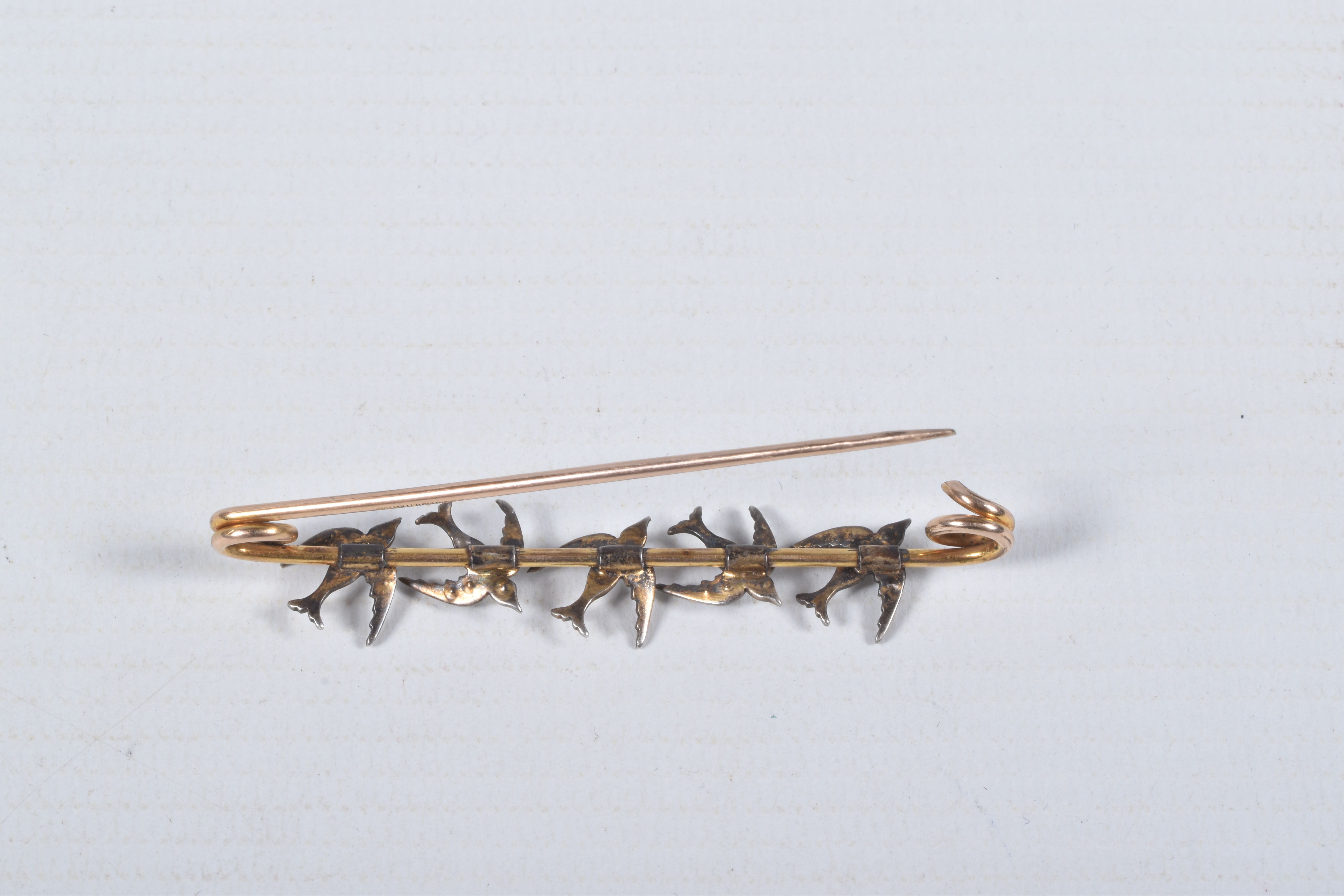 A SWALLOW BAR BROOCH, designed as five swallows set with imitation split pearls and blue paste - Image 3 of 3